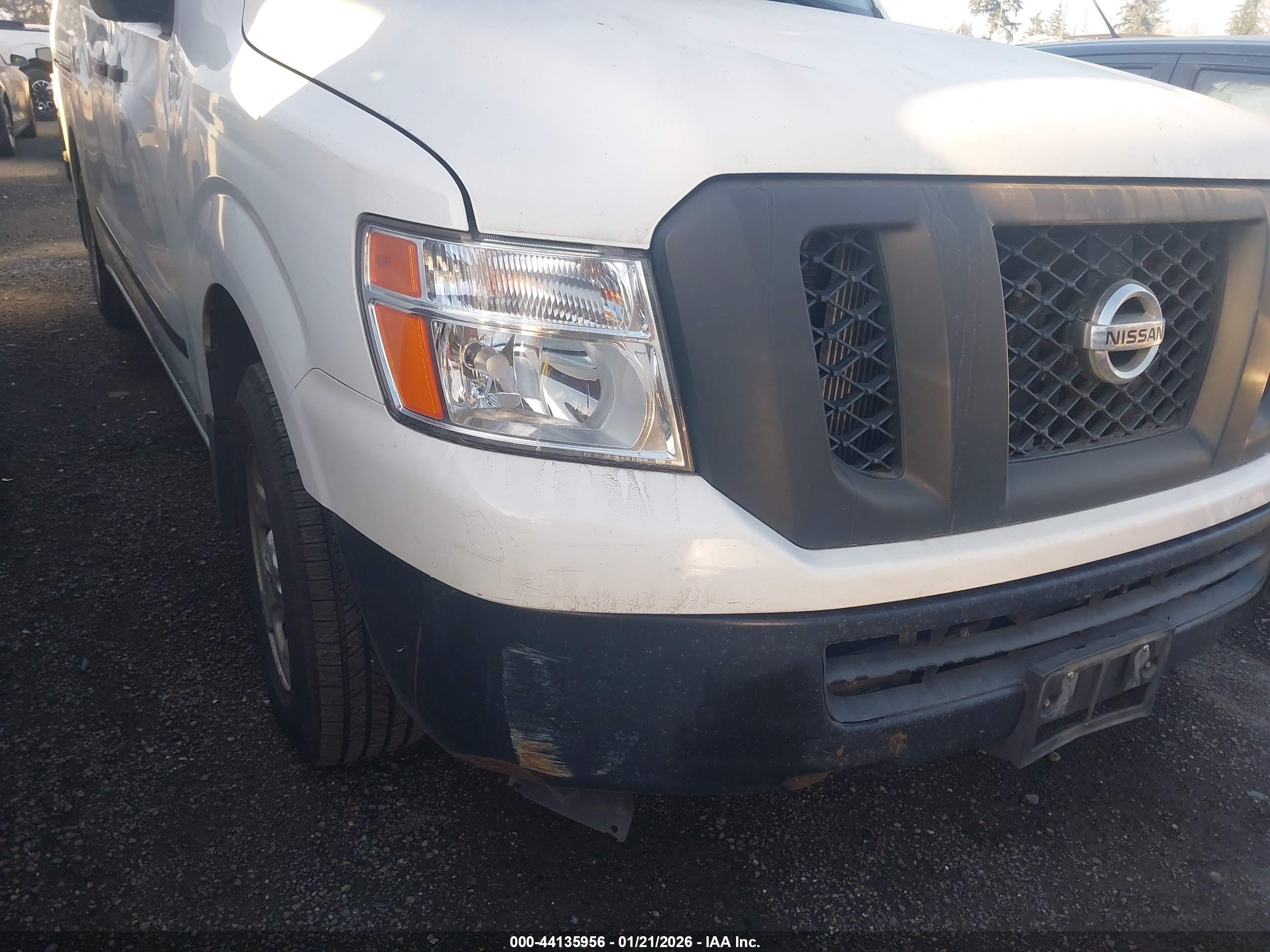 NISSAN NV image 6