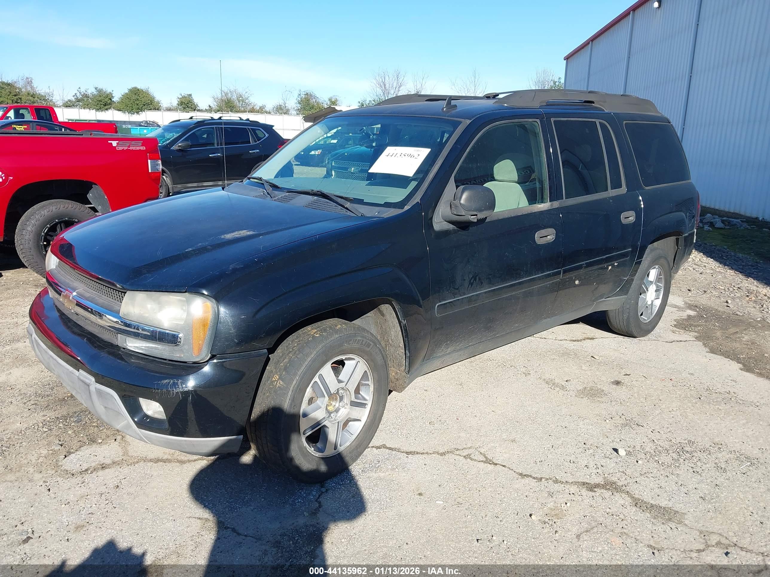 CHEVROLET TRAILBLAZER image 2