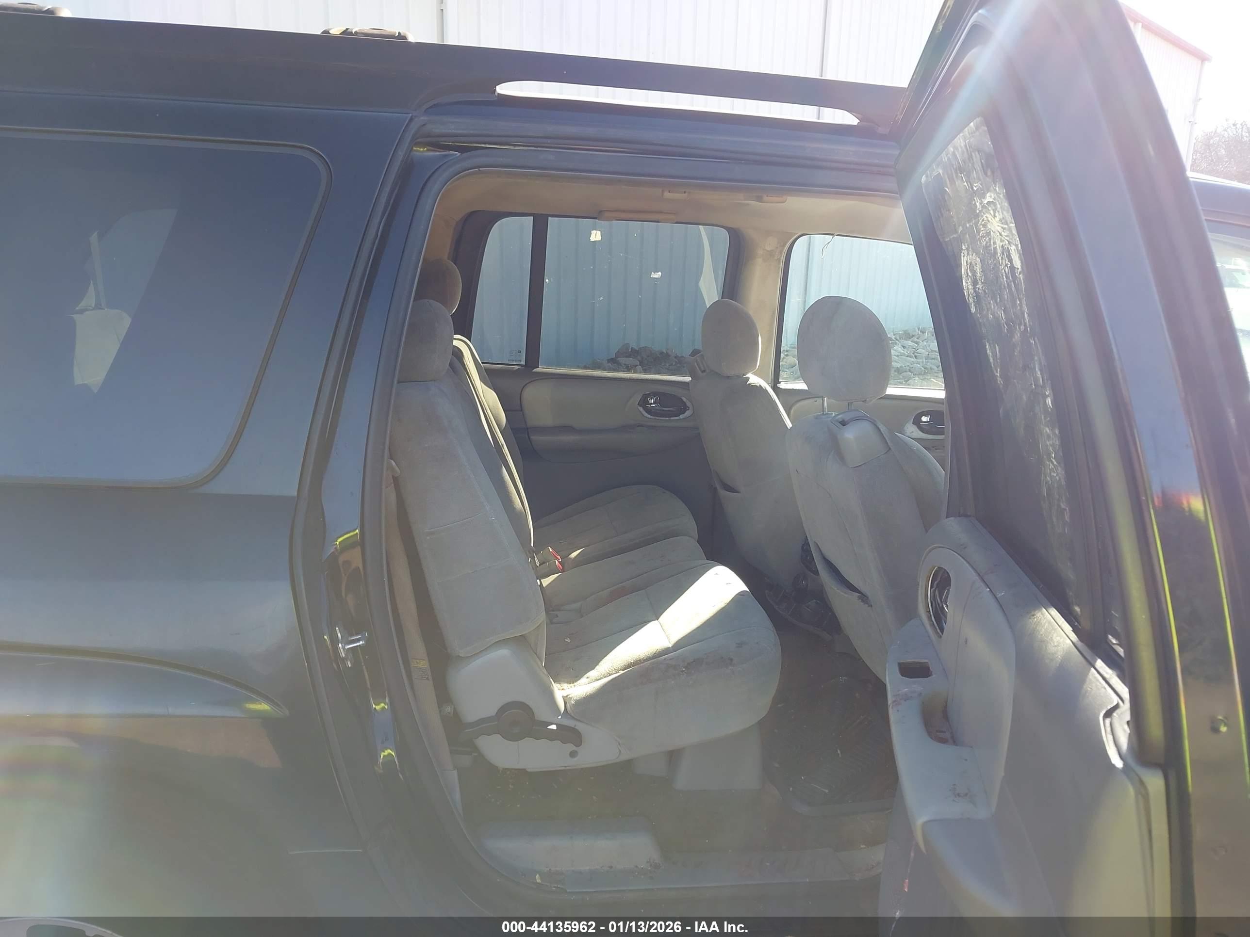 CHEVROLET TRAILBLAZER image 8