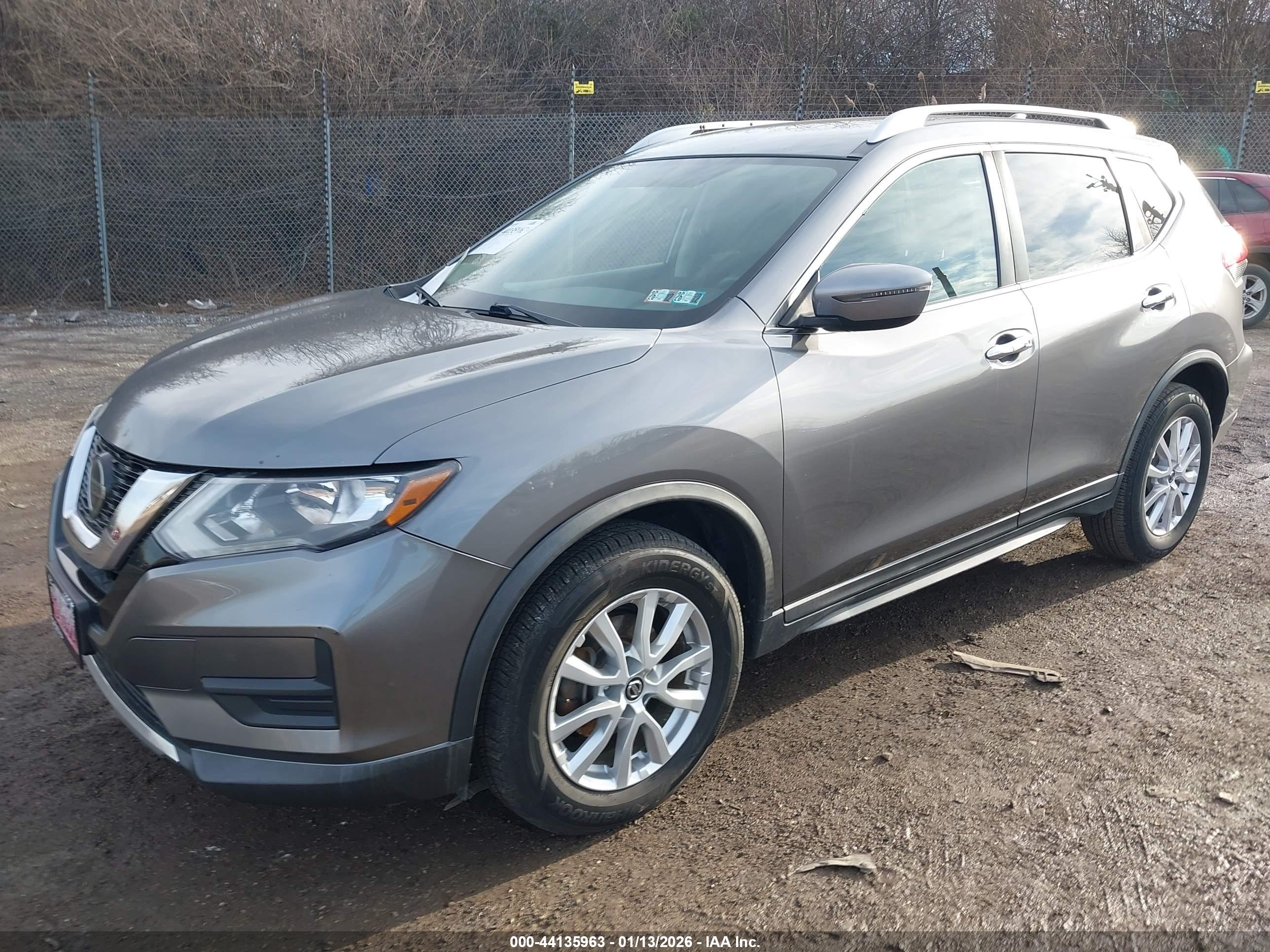 NISSAN ROGUE image 2