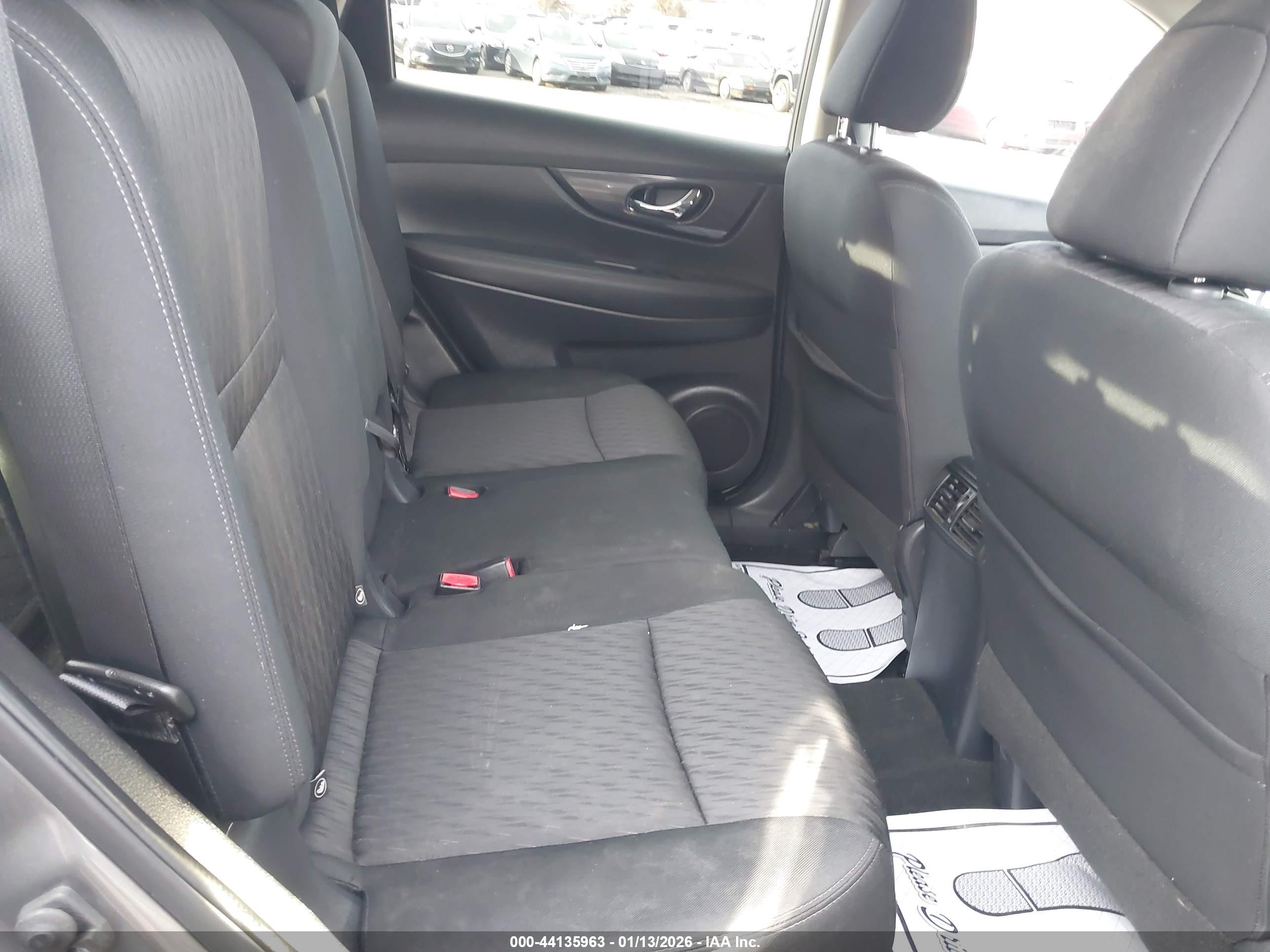NISSAN ROGUE image 8