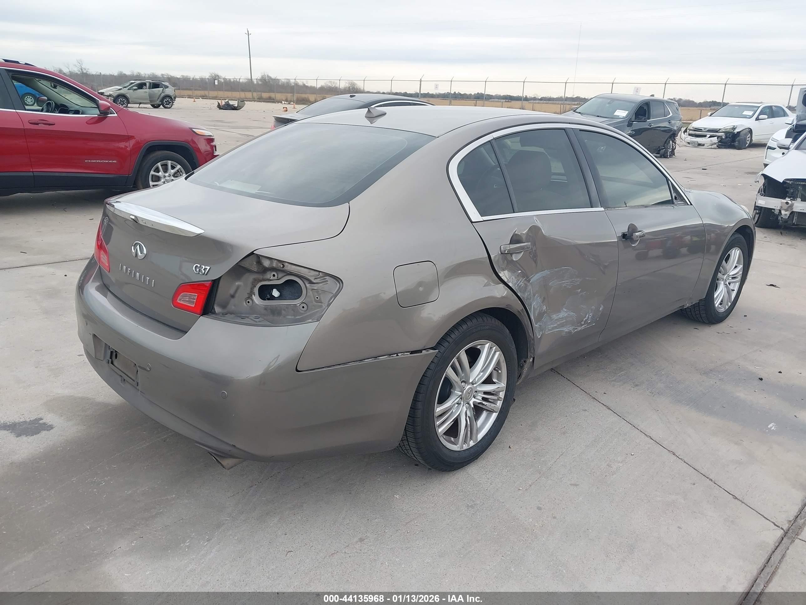 INFINITI G37 image 4