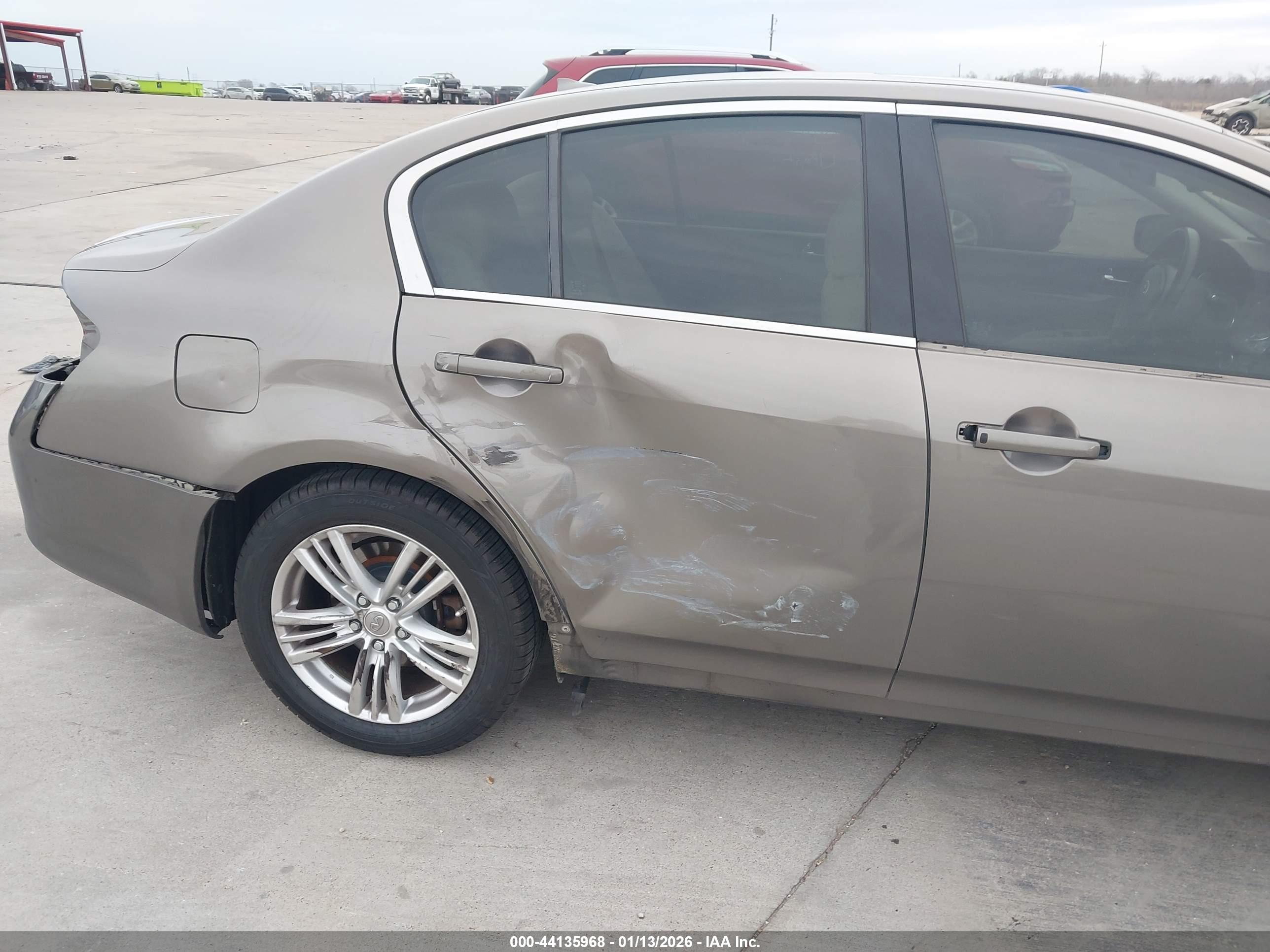 INFINITI G37 image 6