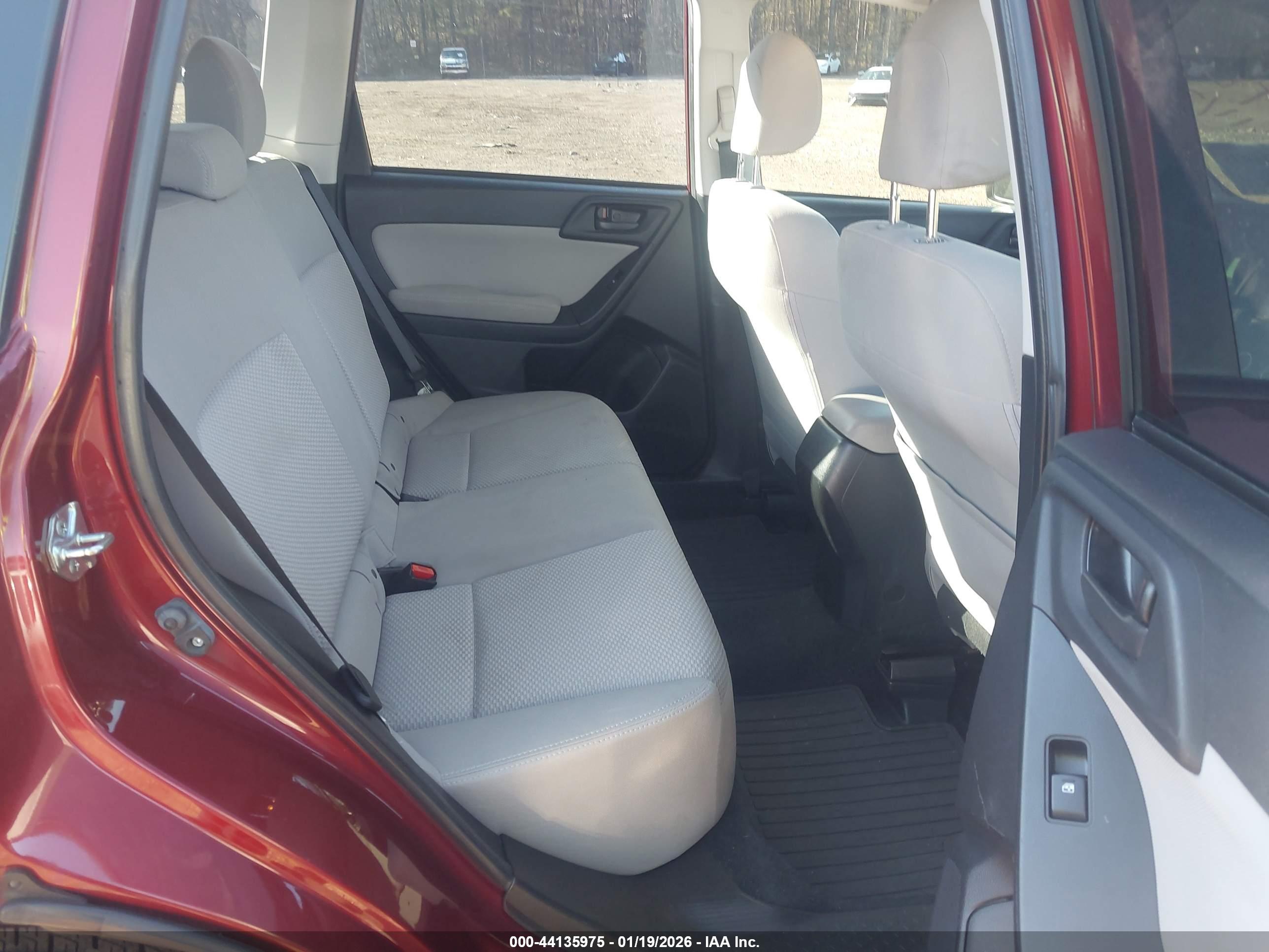 SUBARU FORESTER image 8