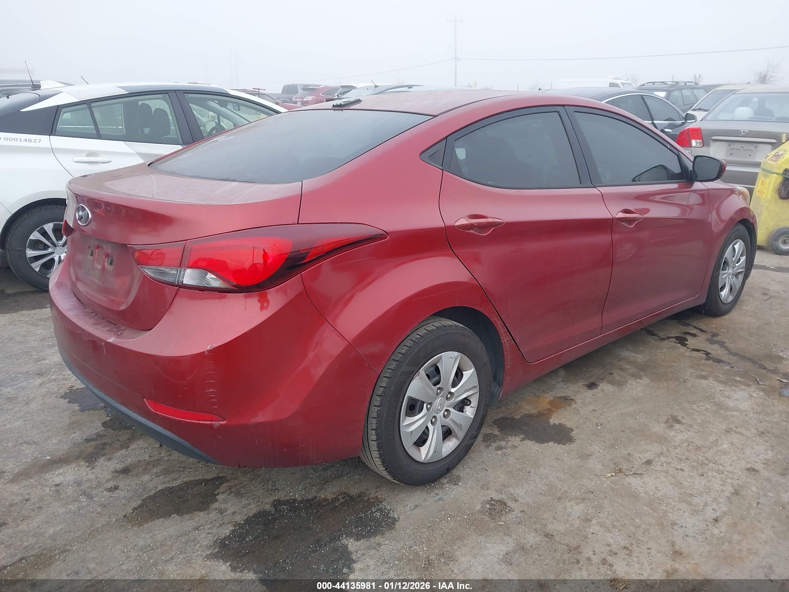 HYUNDAI ELANTRA image 4
