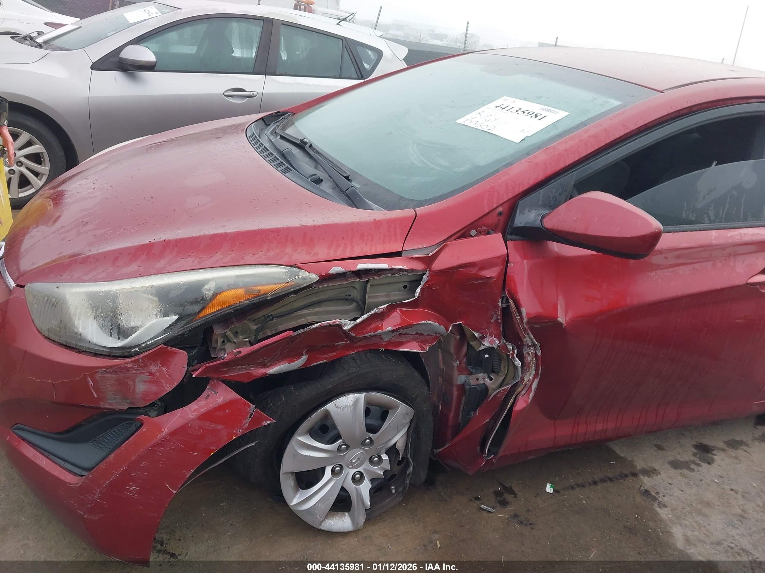 HYUNDAI ELANTRA image 6