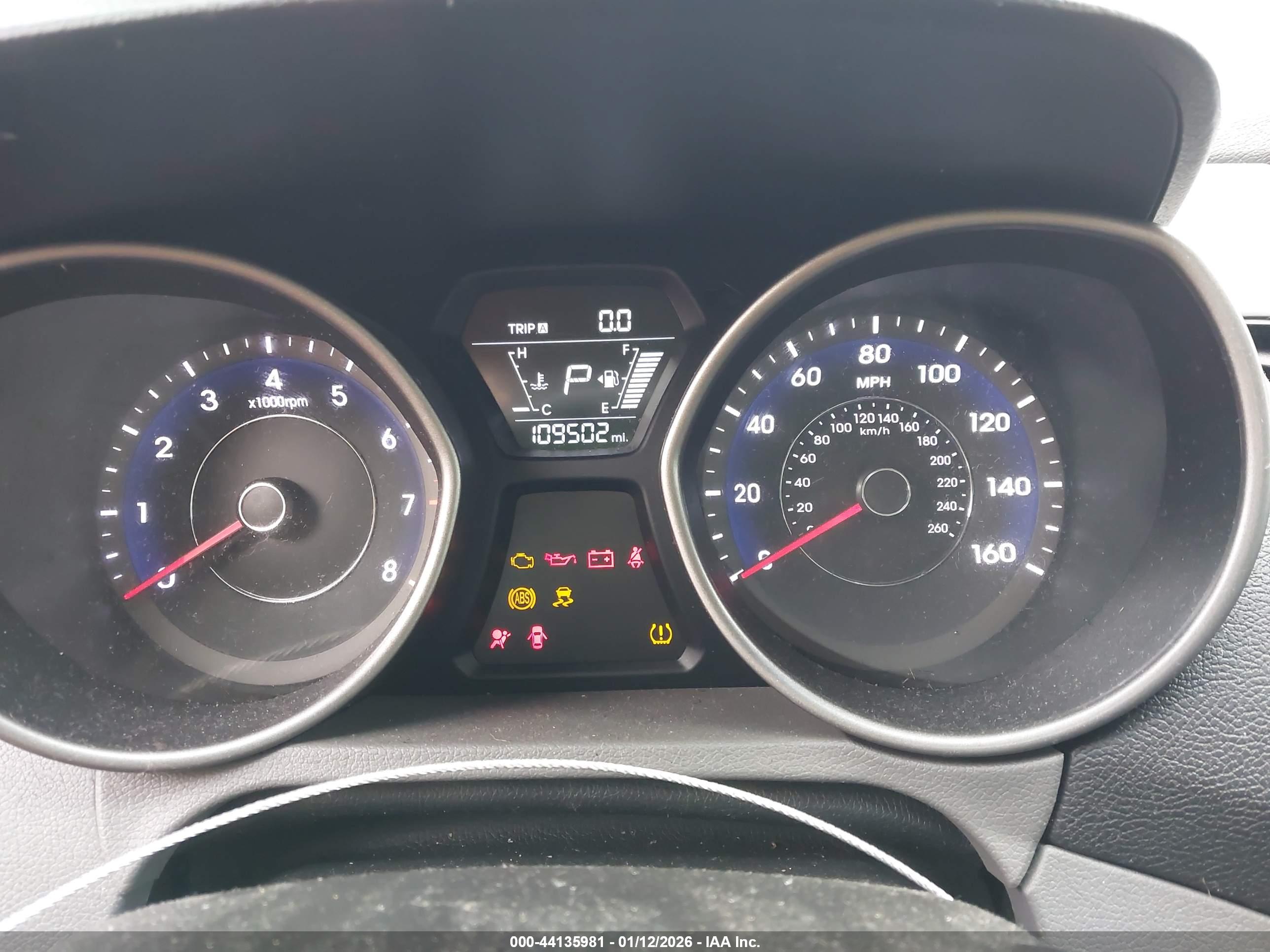 HYUNDAI ELANTRA image 7
