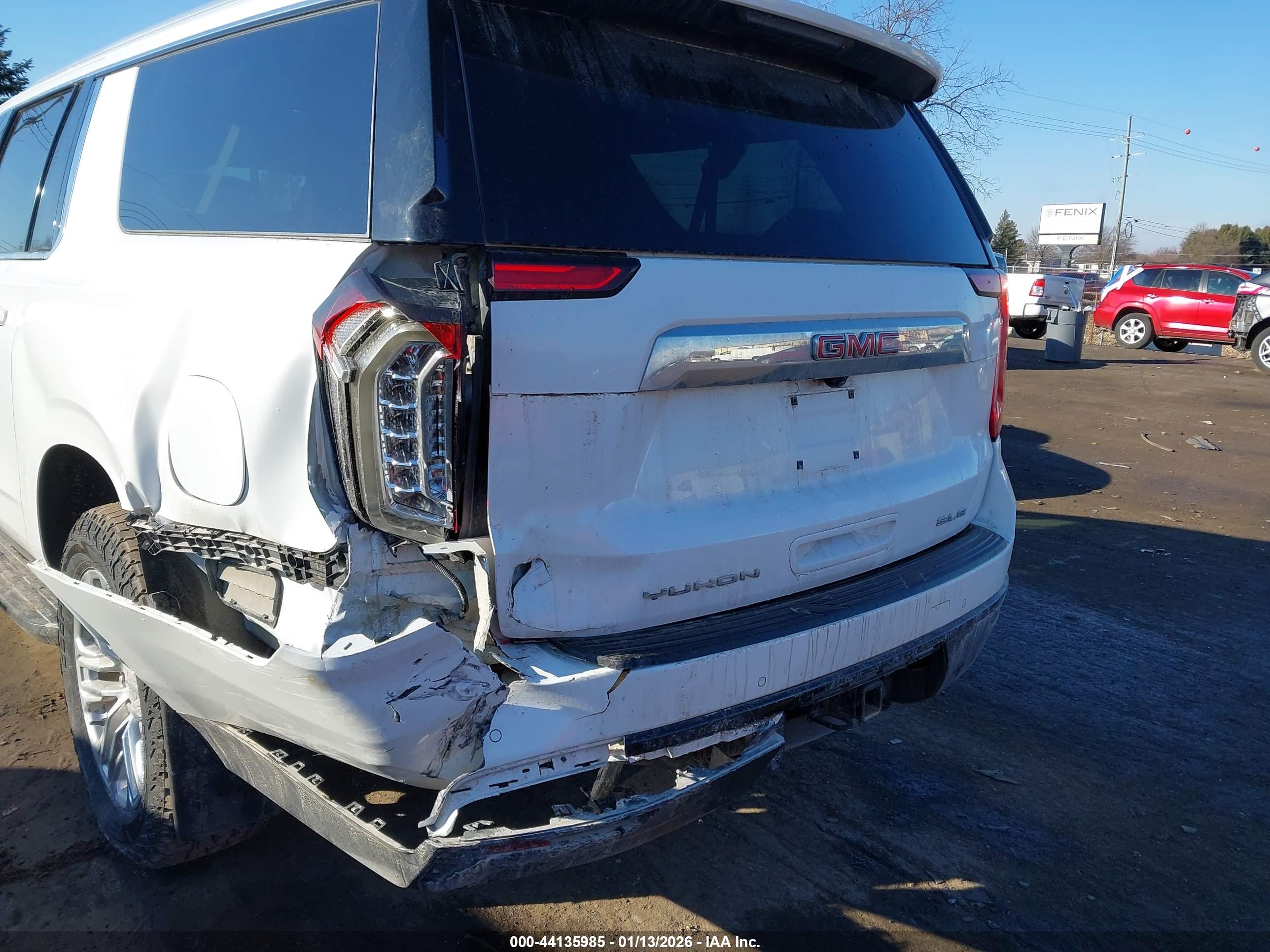 GMC YUKON image 6