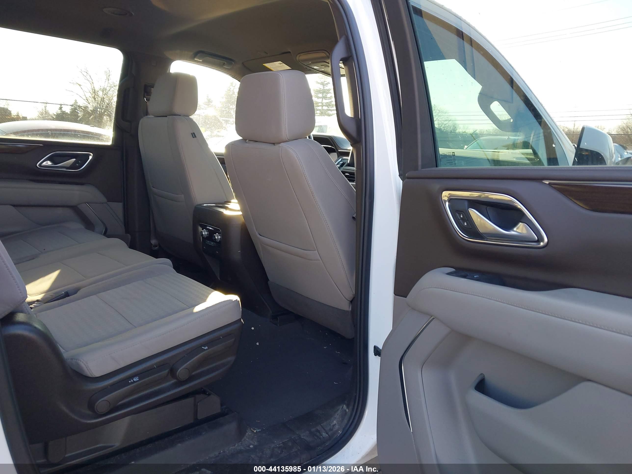 GMC YUKON image 8