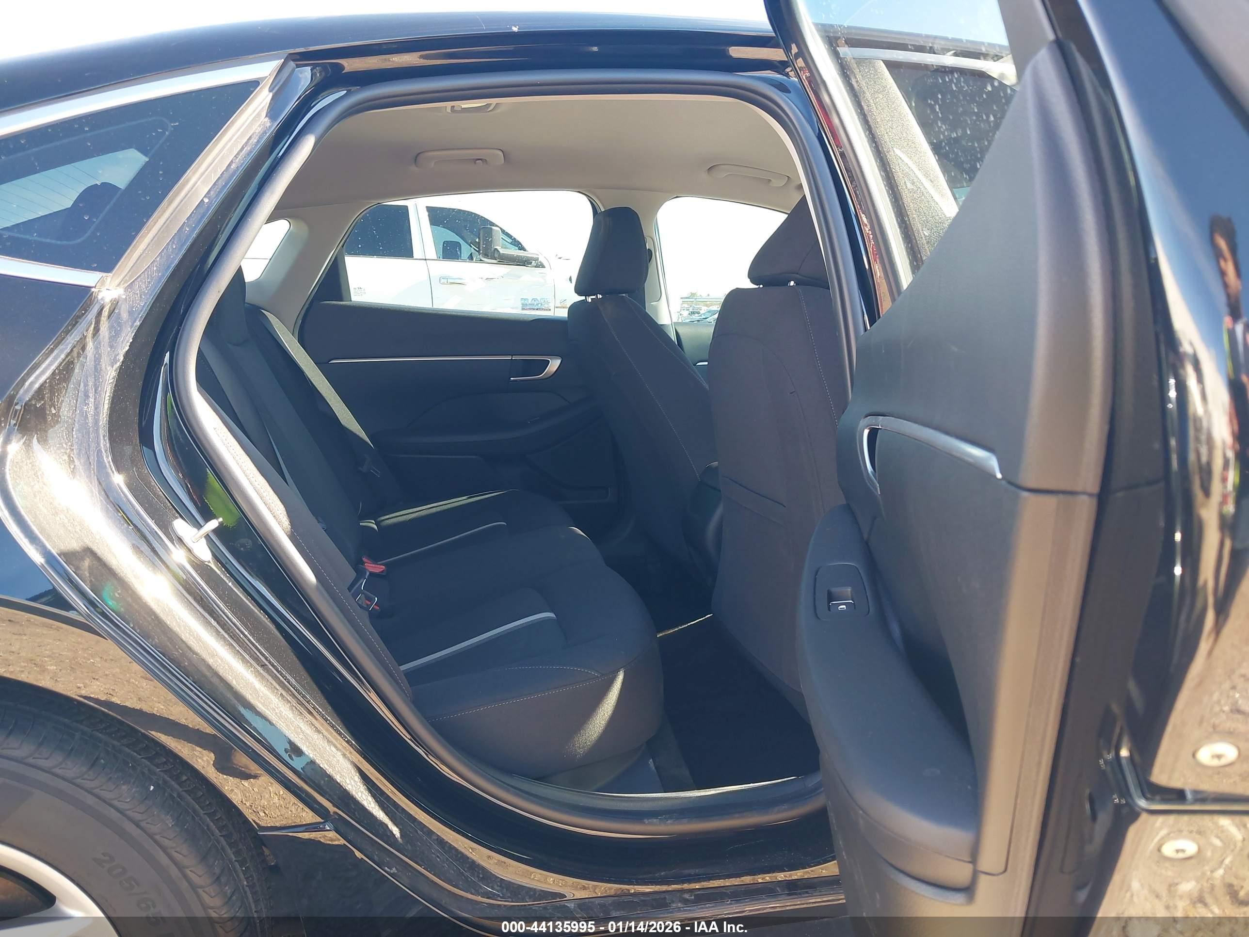 HYUNDAI SONATA image 8