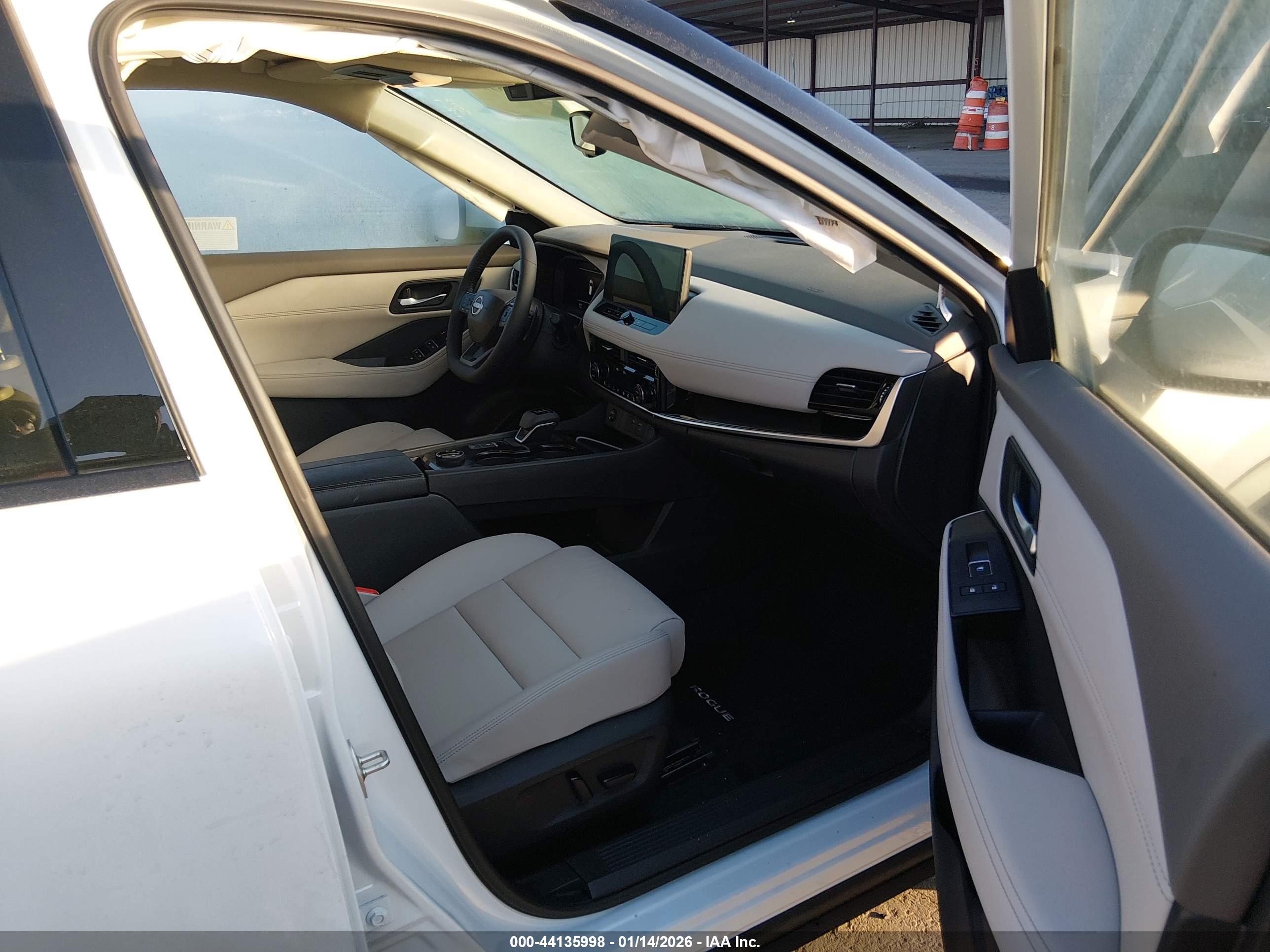 NISSAN ROGUE image 5