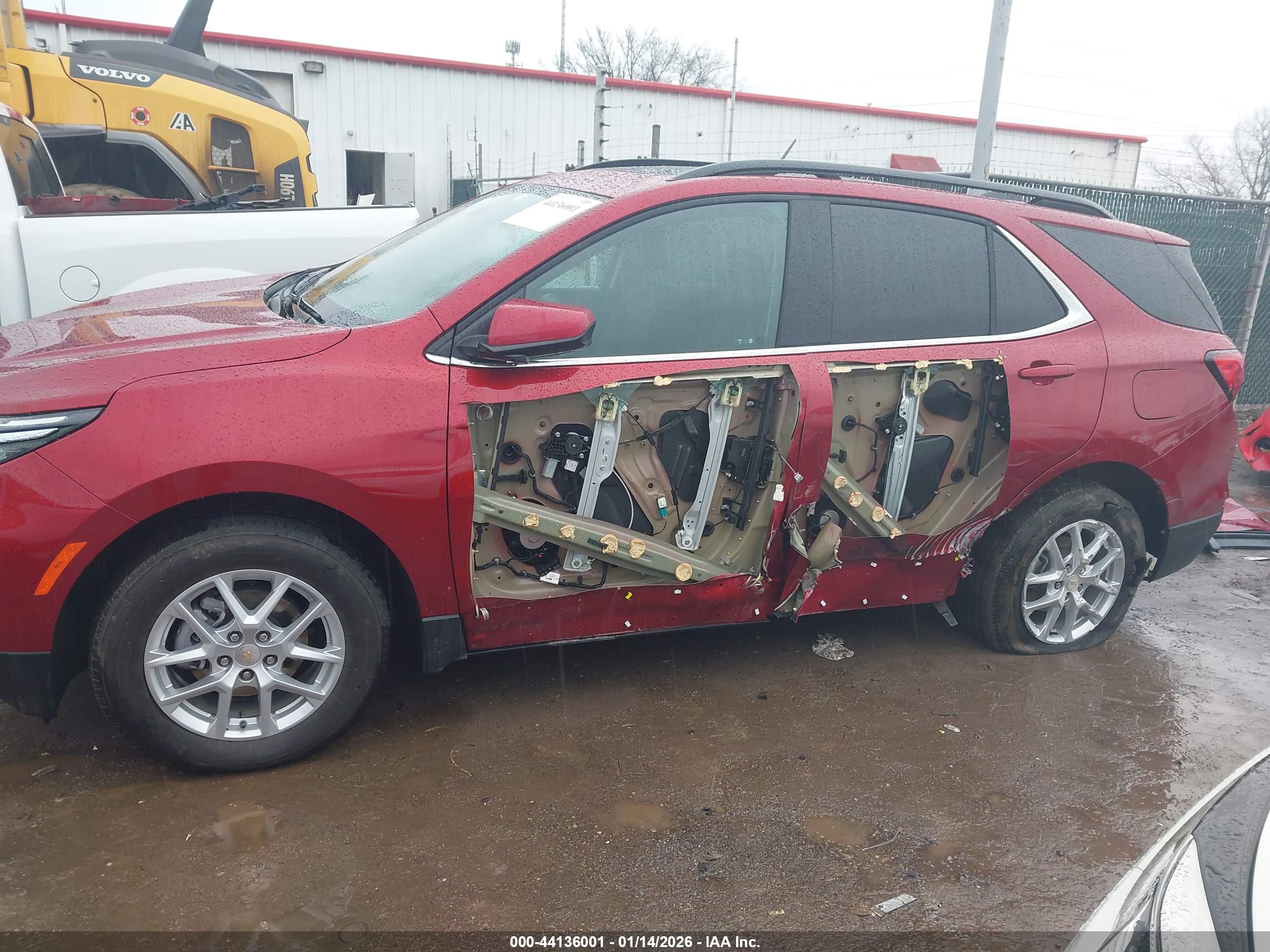 CHEVROLET EQUINOX image 6