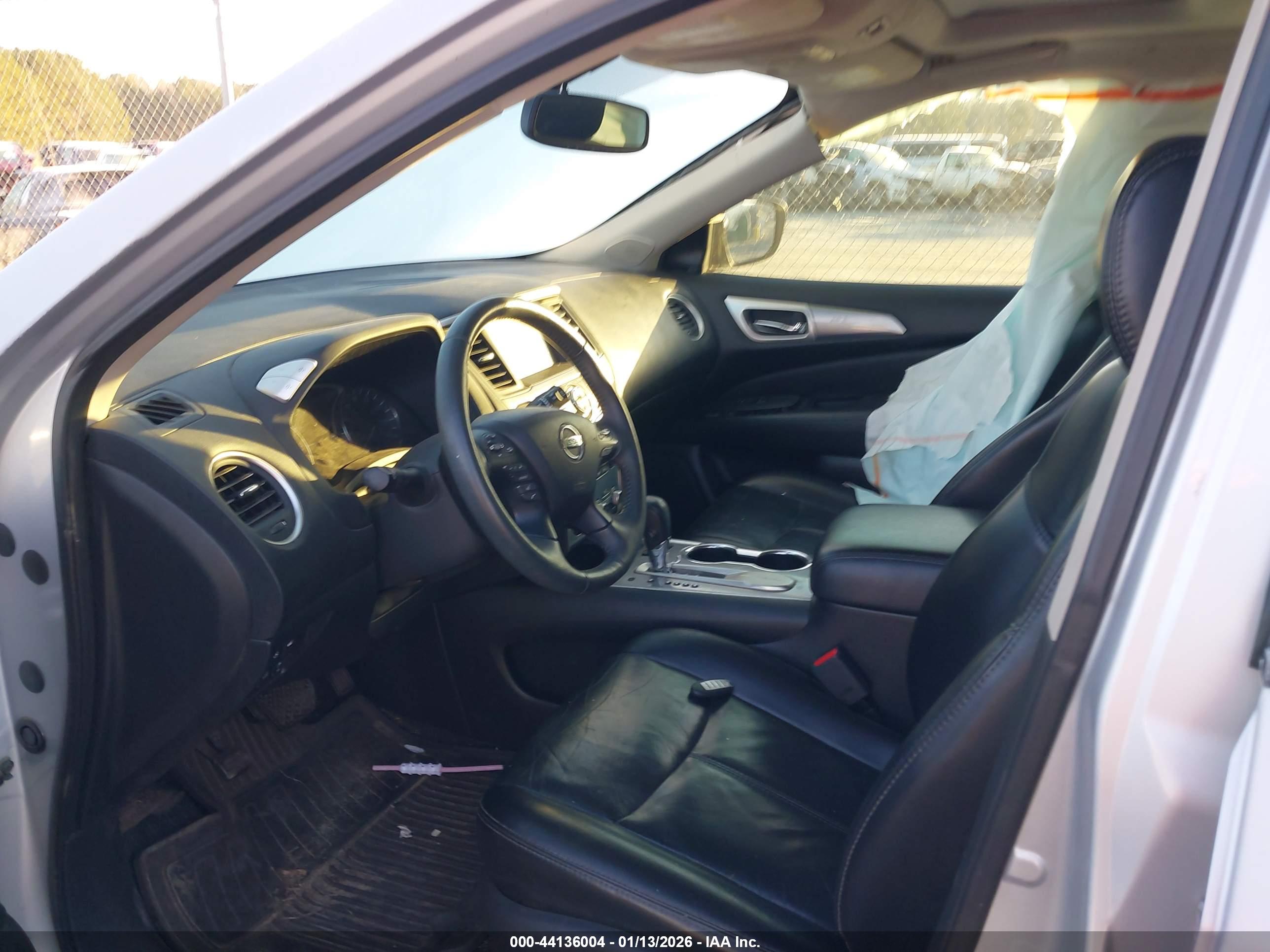 NISSAN PATHFINDER image 5
