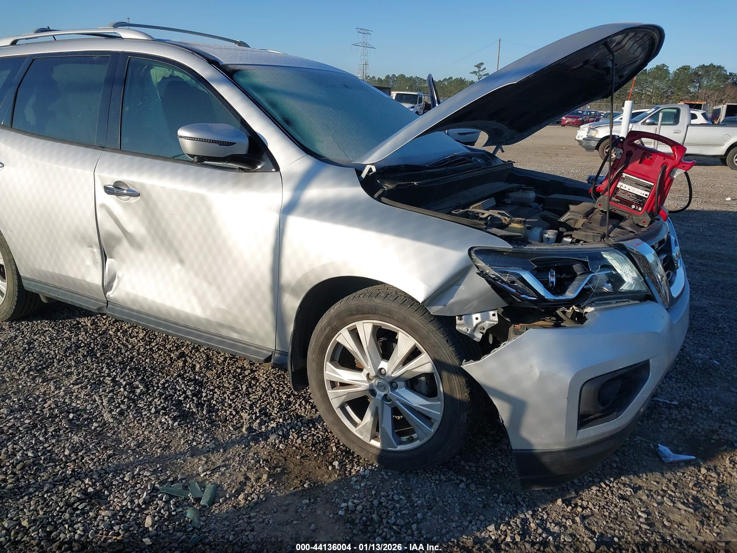 NISSAN PATHFINDER image 6