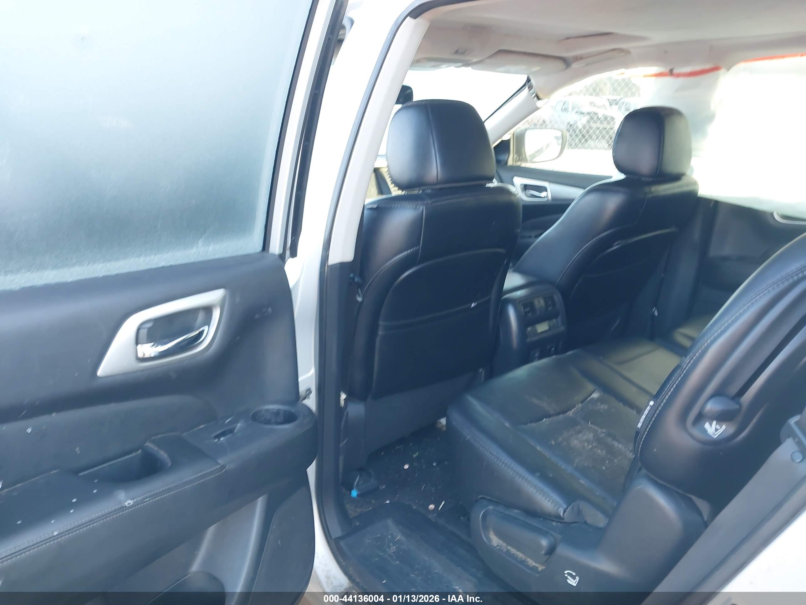 NISSAN PATHFINDER image 8