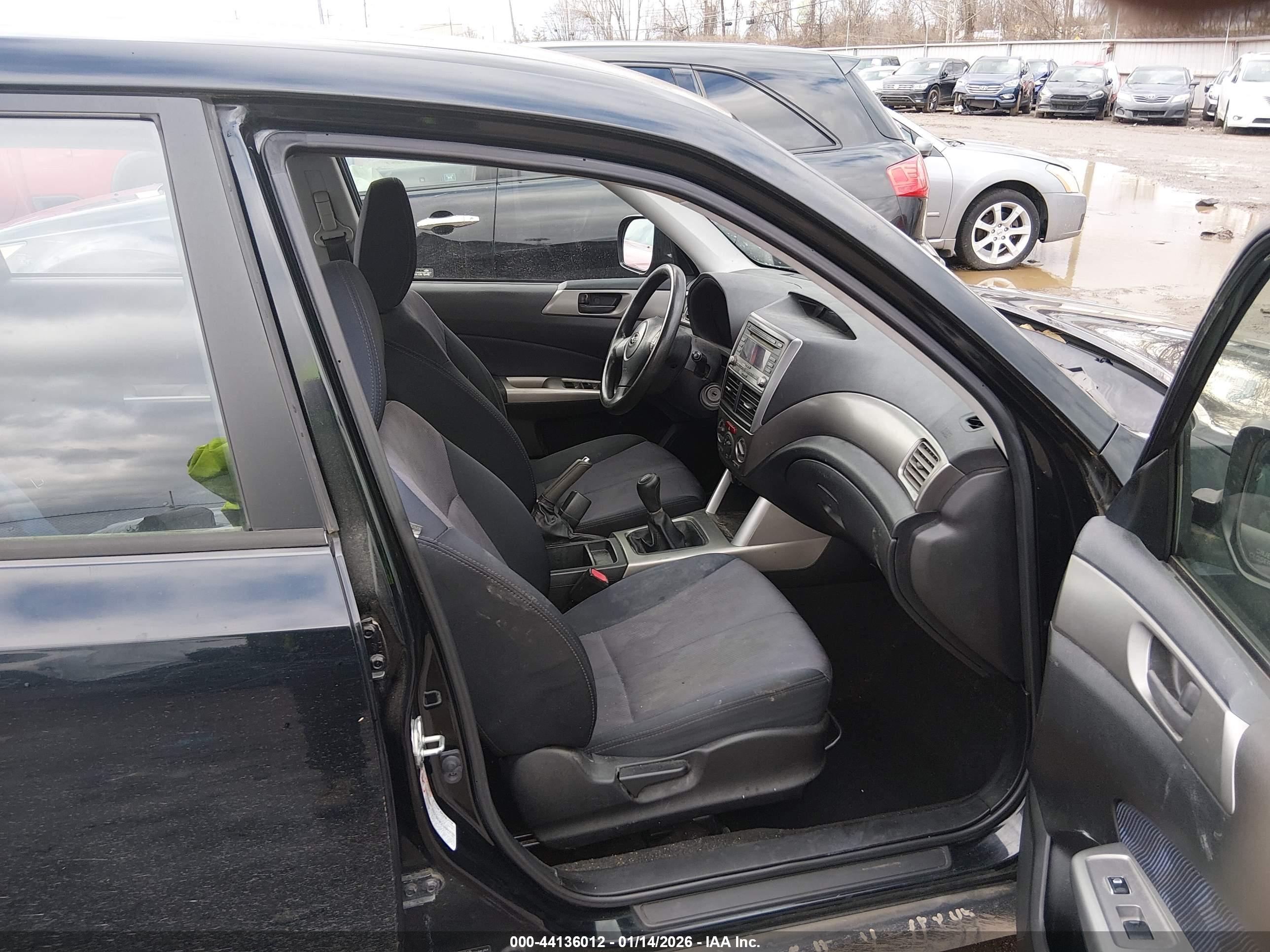 SUBARU FORESTER image 5