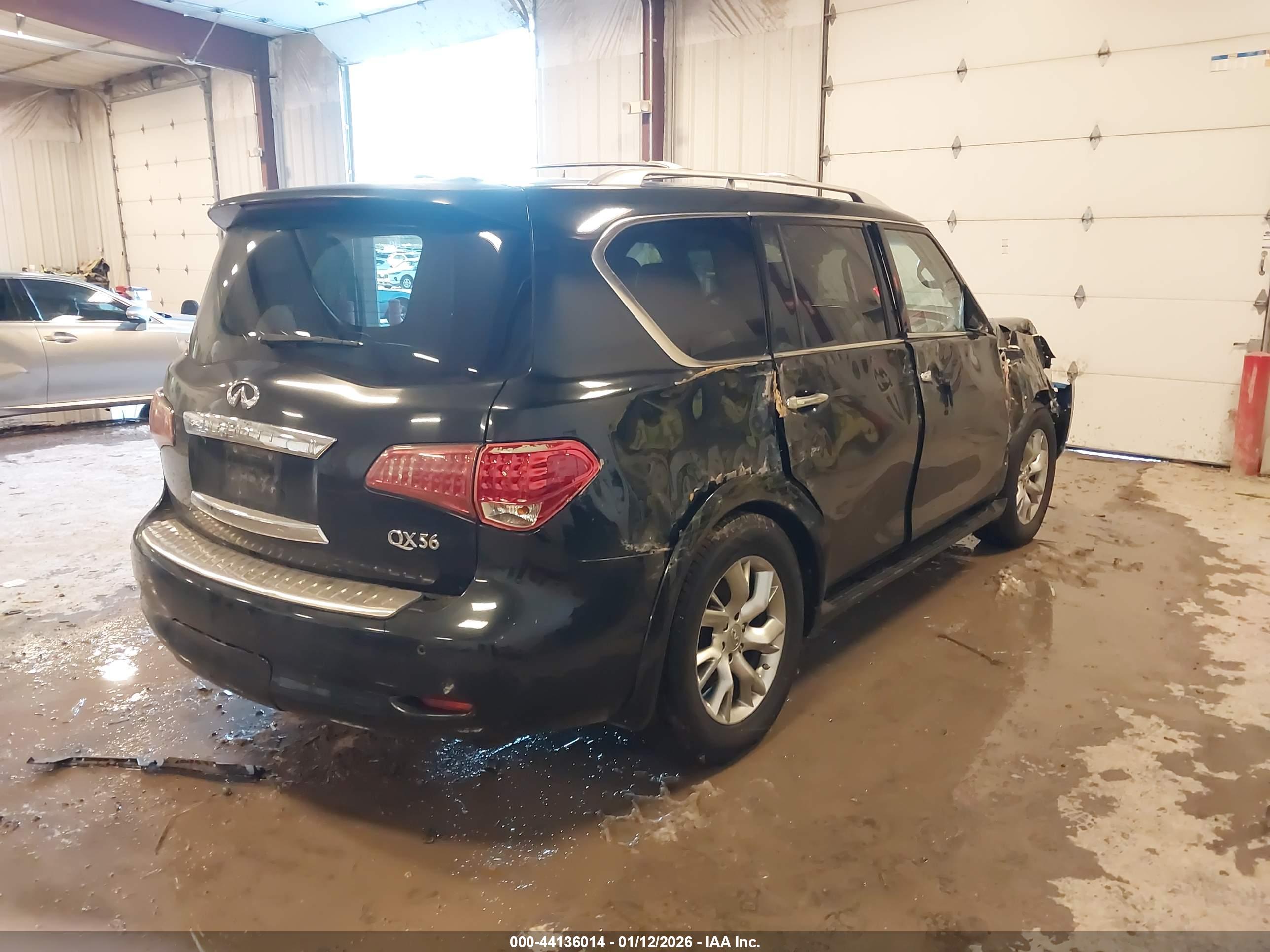 INFINITI QX56 image 4
