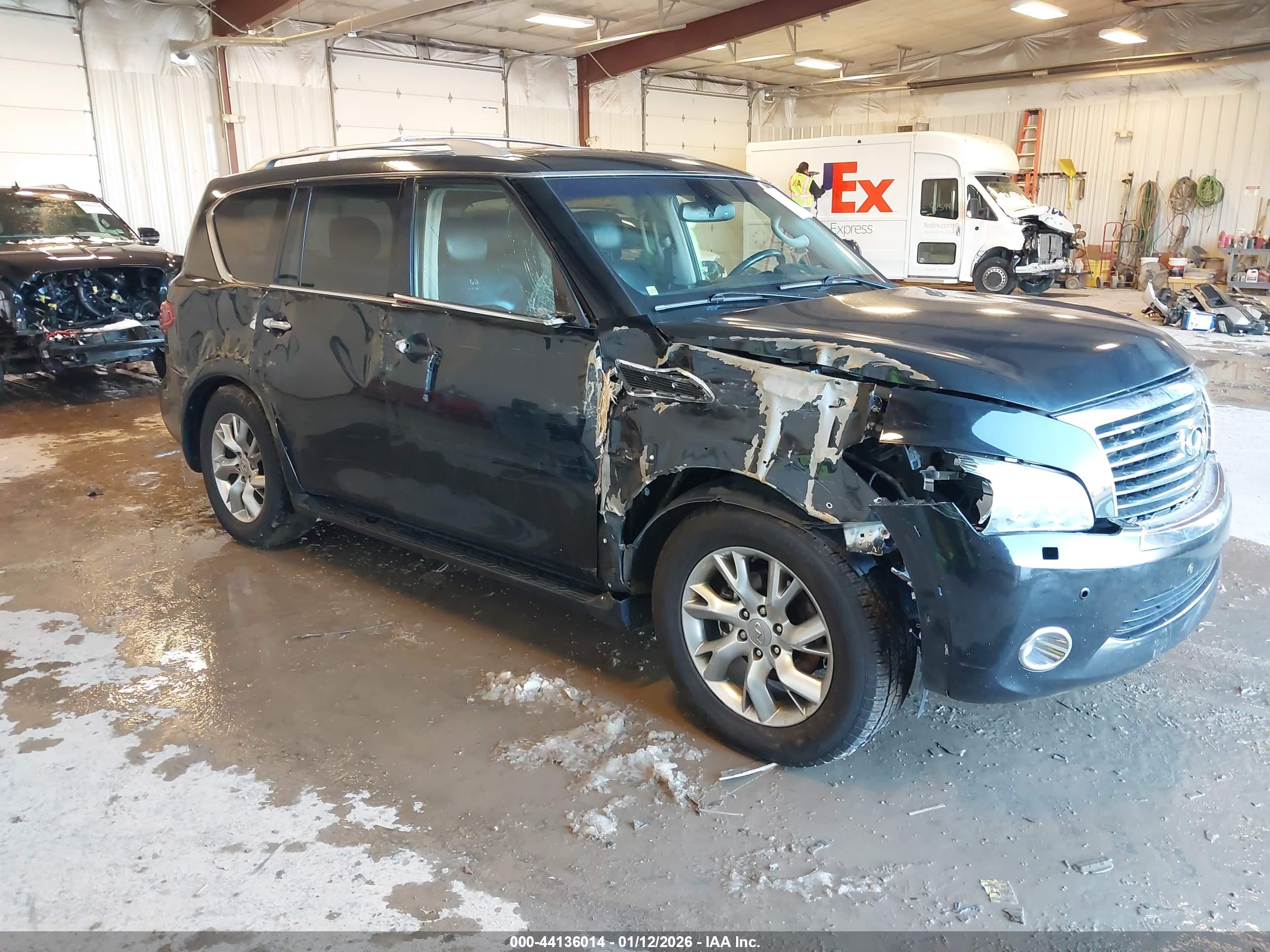 INFINITI QX56 image 6