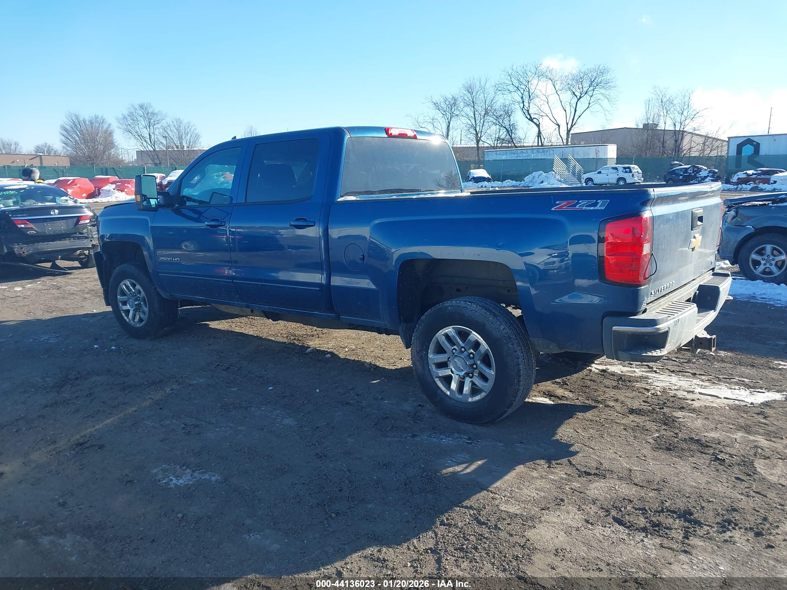 CHEVROLET SILVERADO image 3