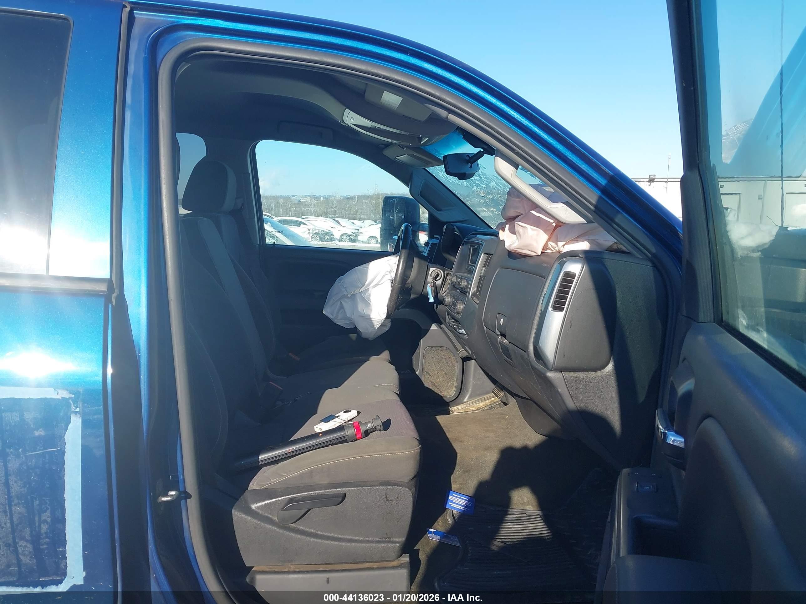 CHEVROLET SILVERADO image 5