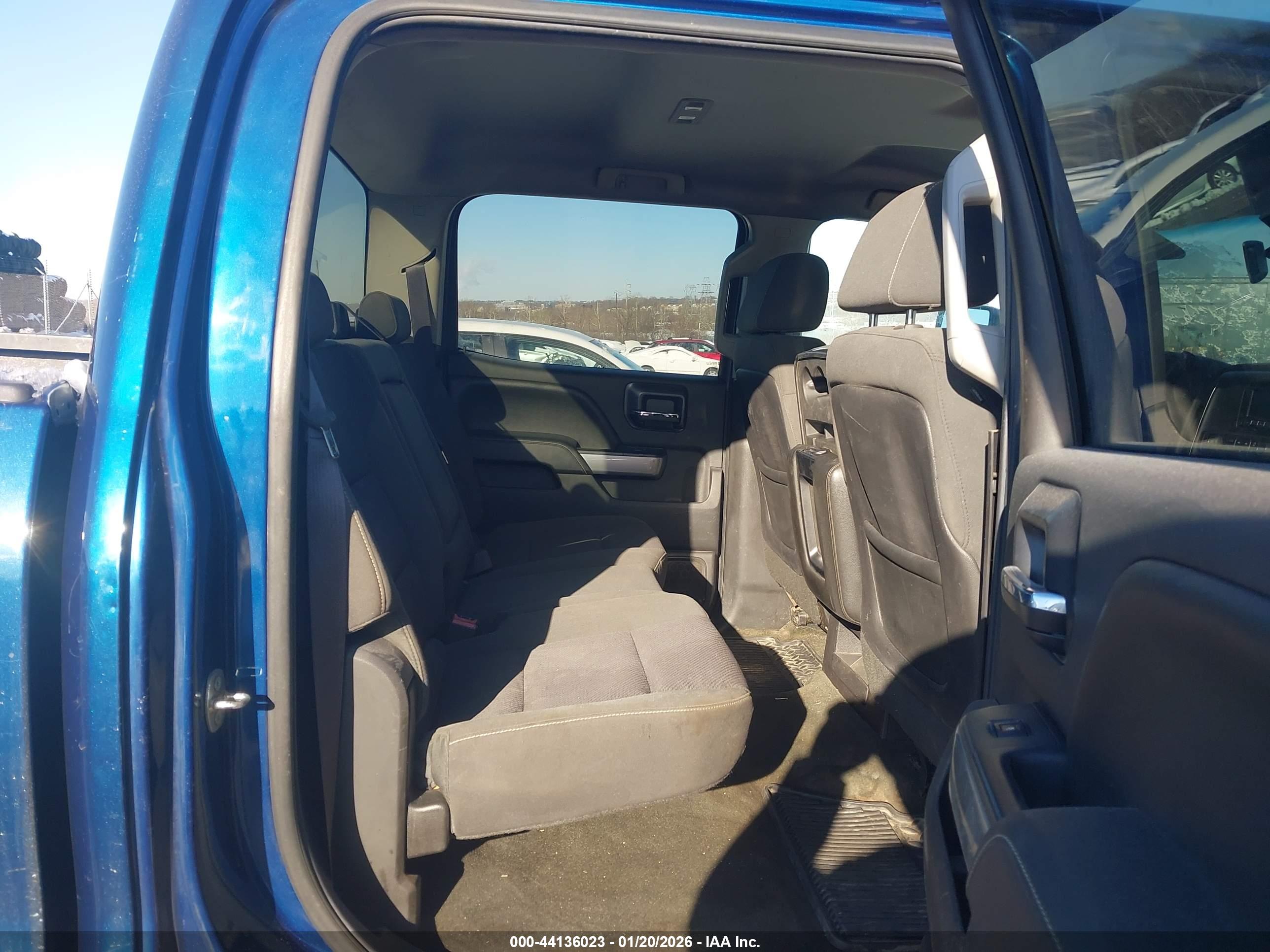 CHEVROLET SILVERADO image 8