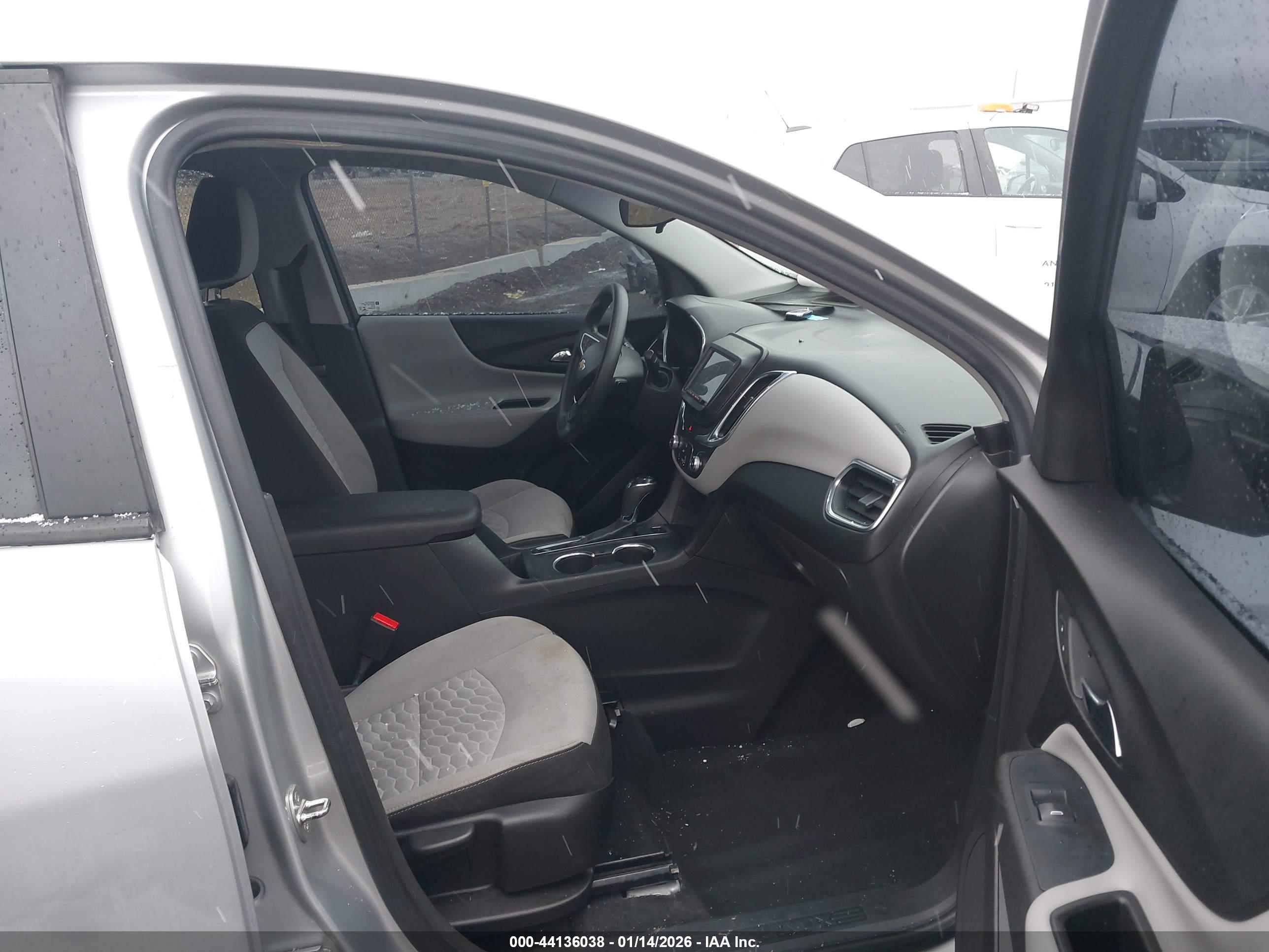 CHEVROLET EQUINOX image 5