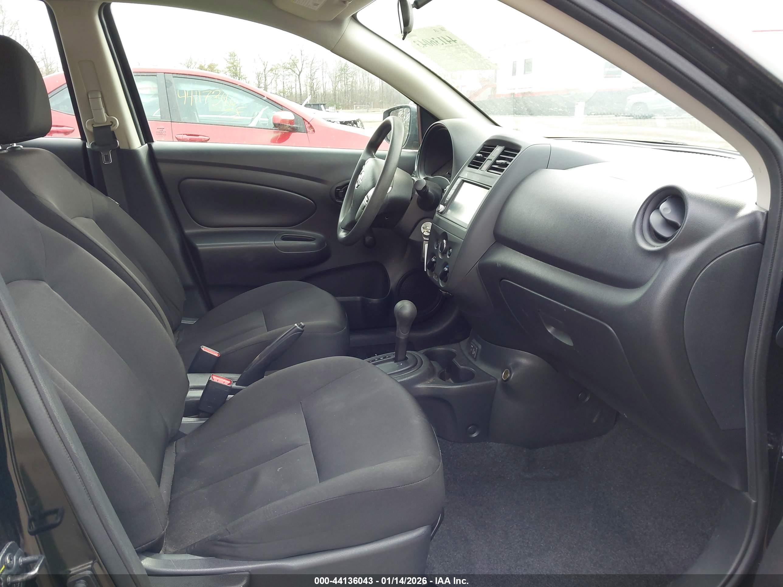 NISSAN VERSA image 5