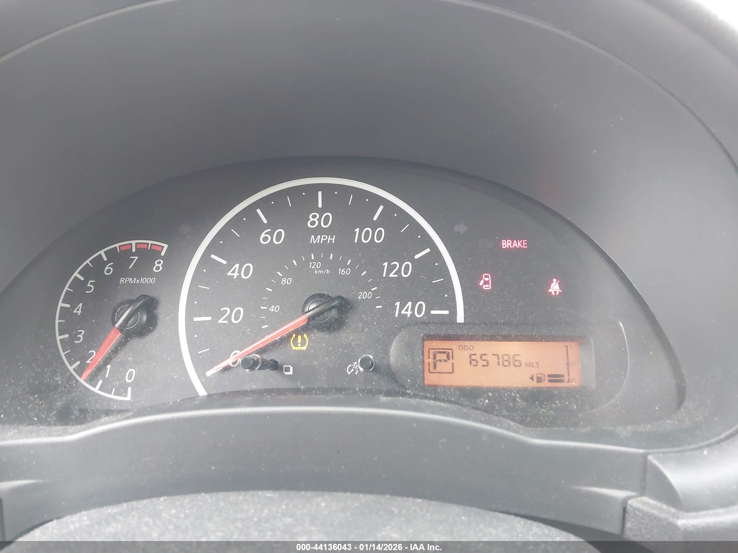 NISSAN VERSA image 7