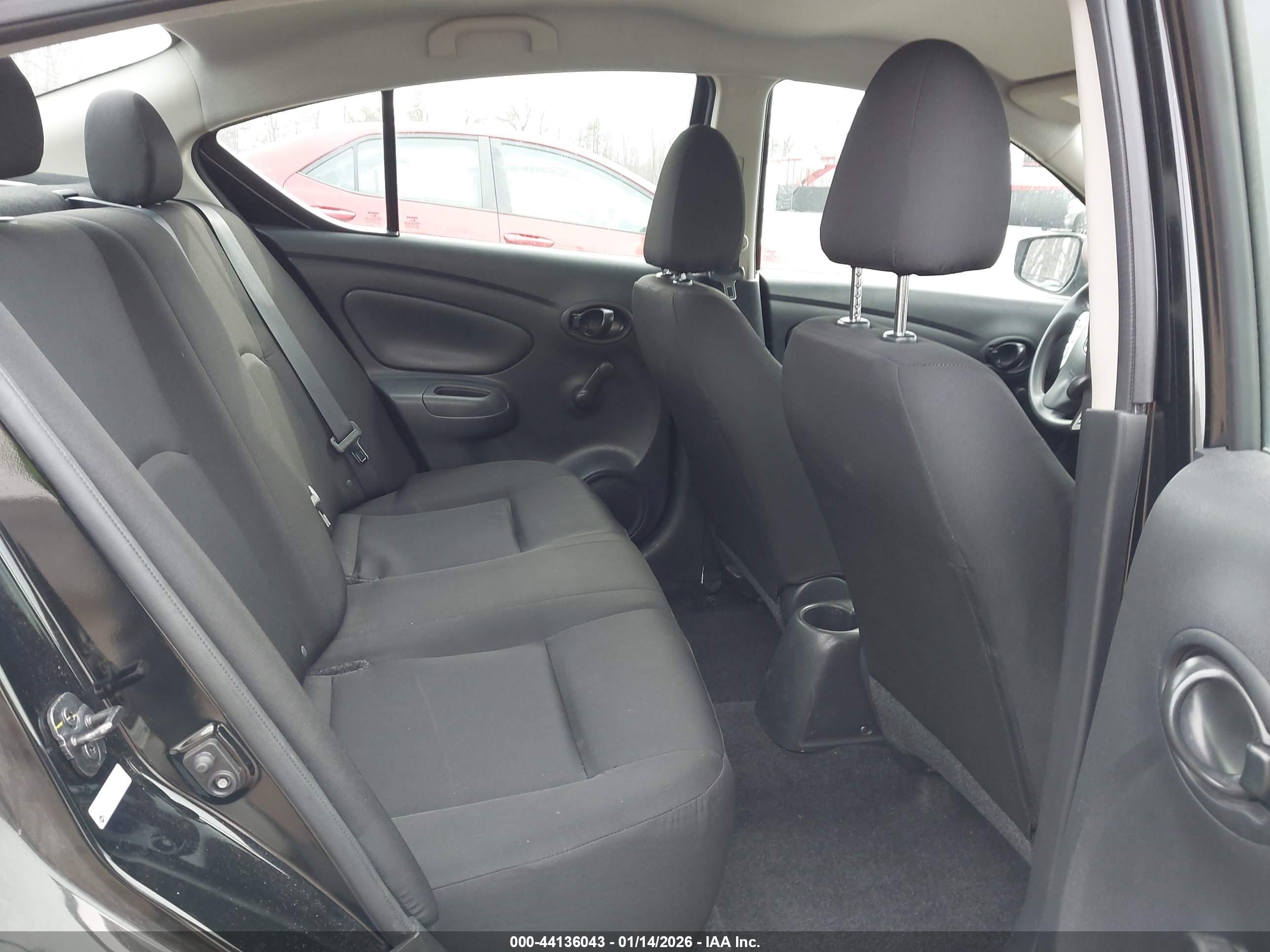 NISSAN VERSA image 8