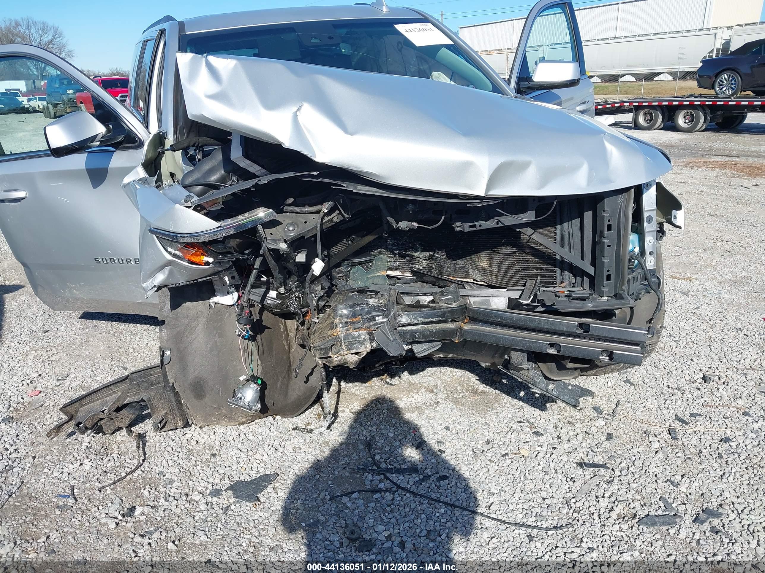 CHEVROLET SUBURBAN image 6