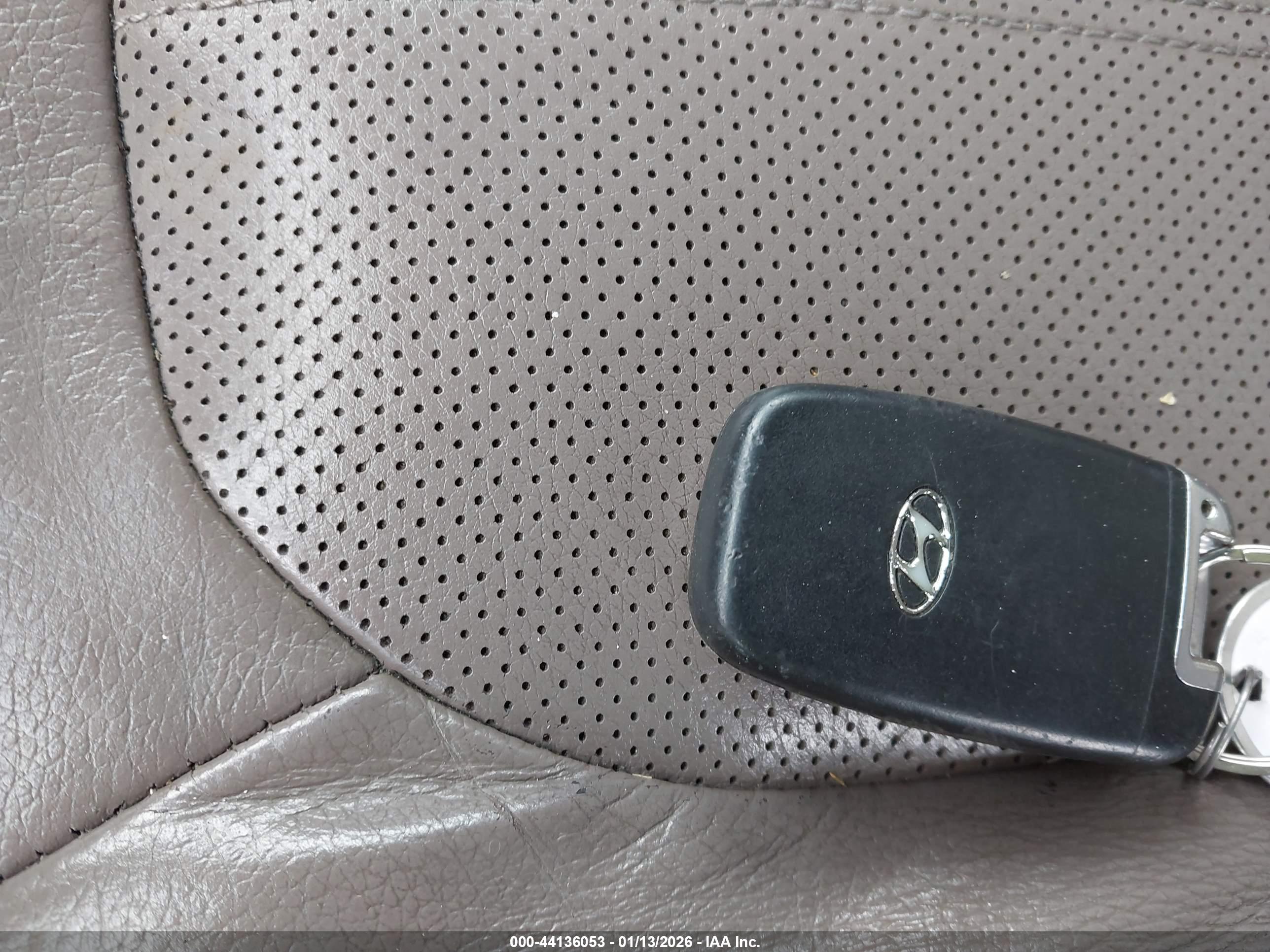 HYUNDAI TUCSON image 11