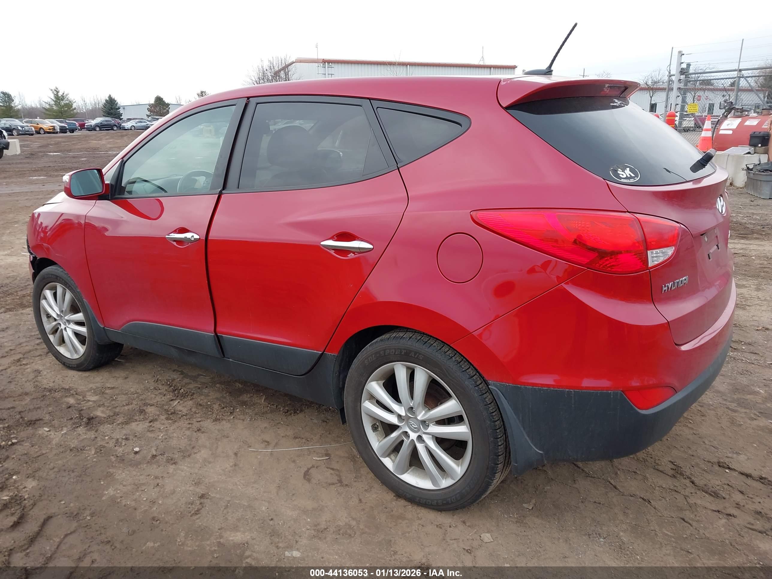 HYUNDAI TUCSON image 3