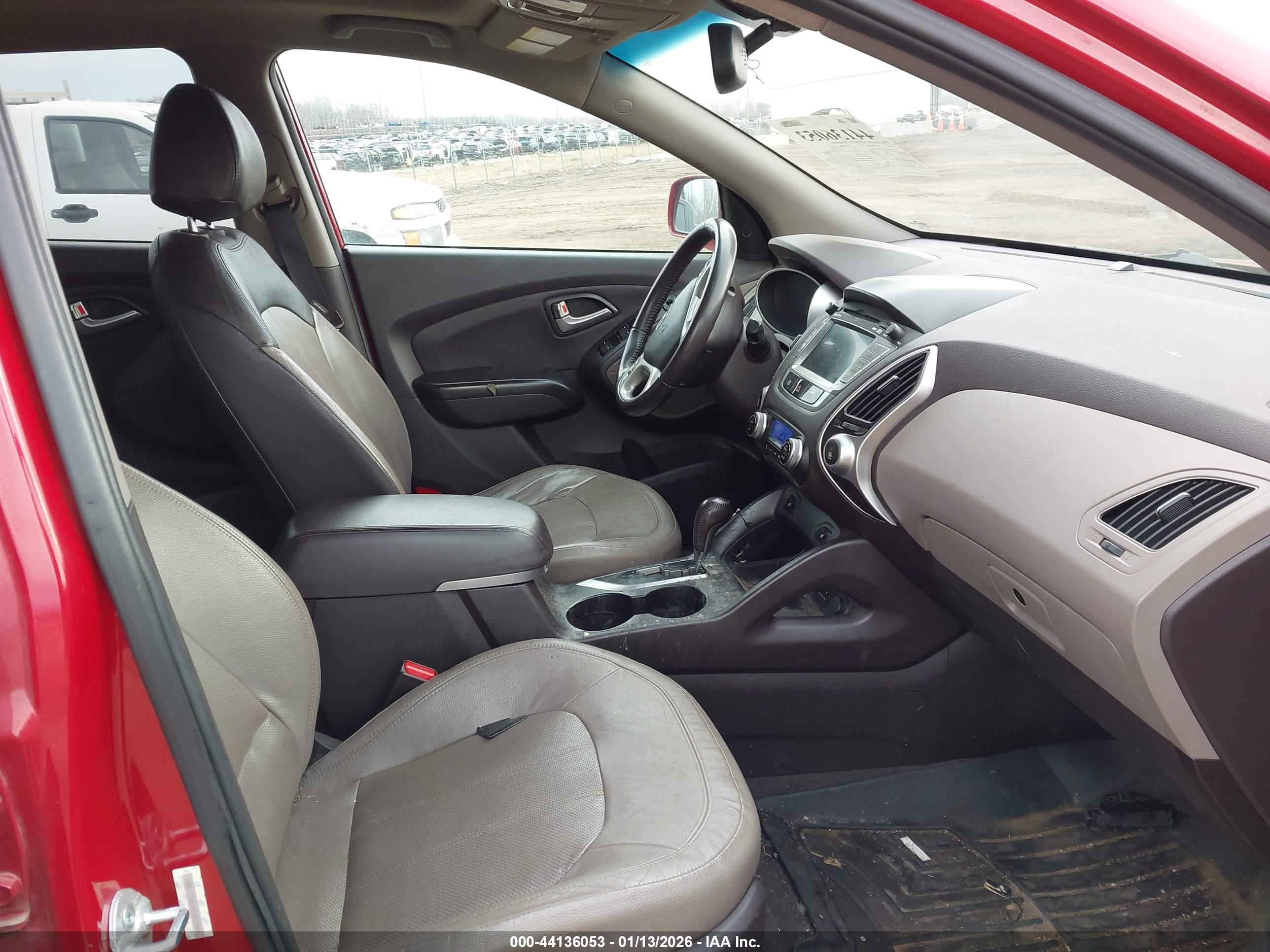 HYUNDAI TUCSON image 5