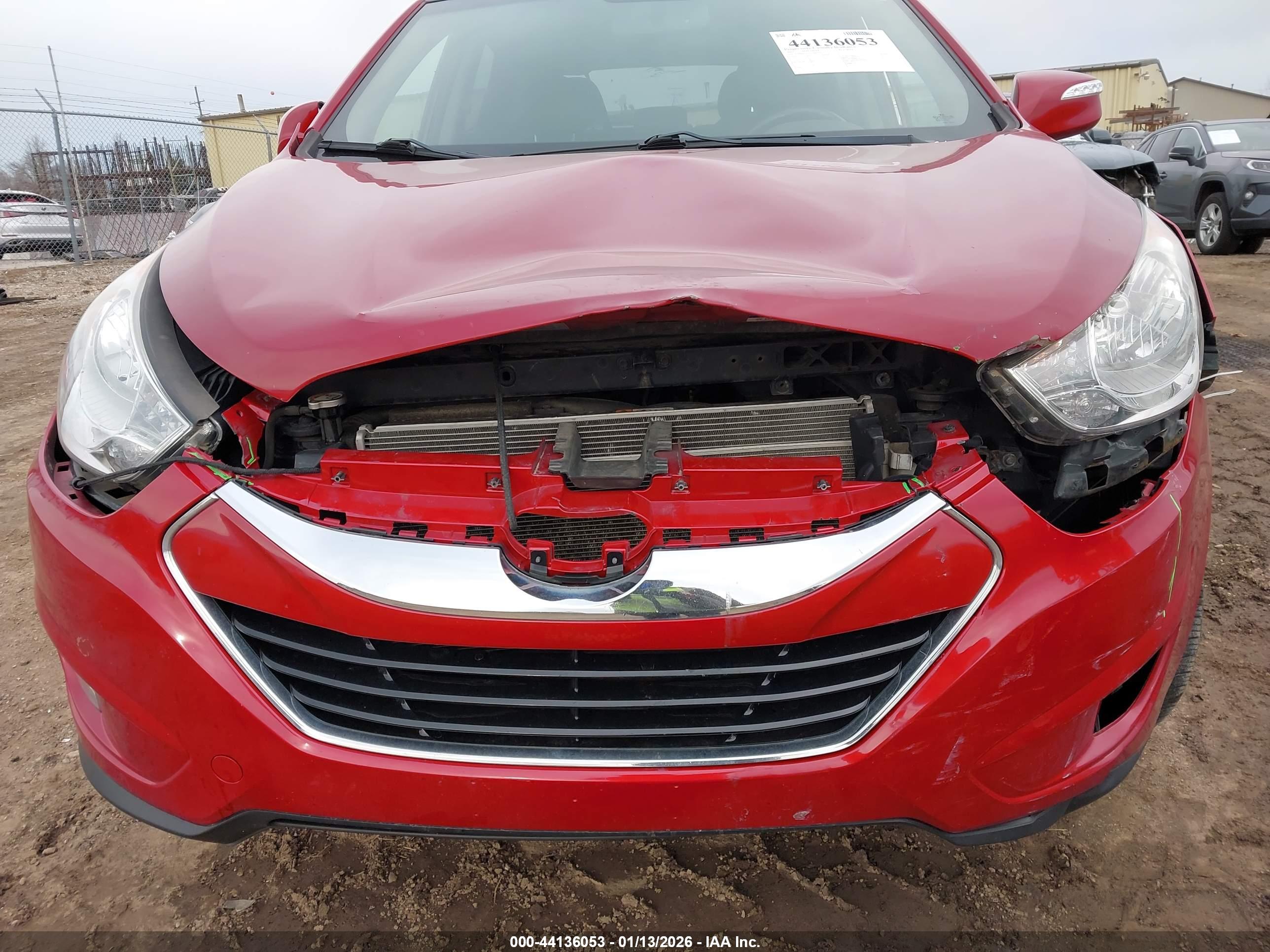 HYUNDAI TUCSON image 6