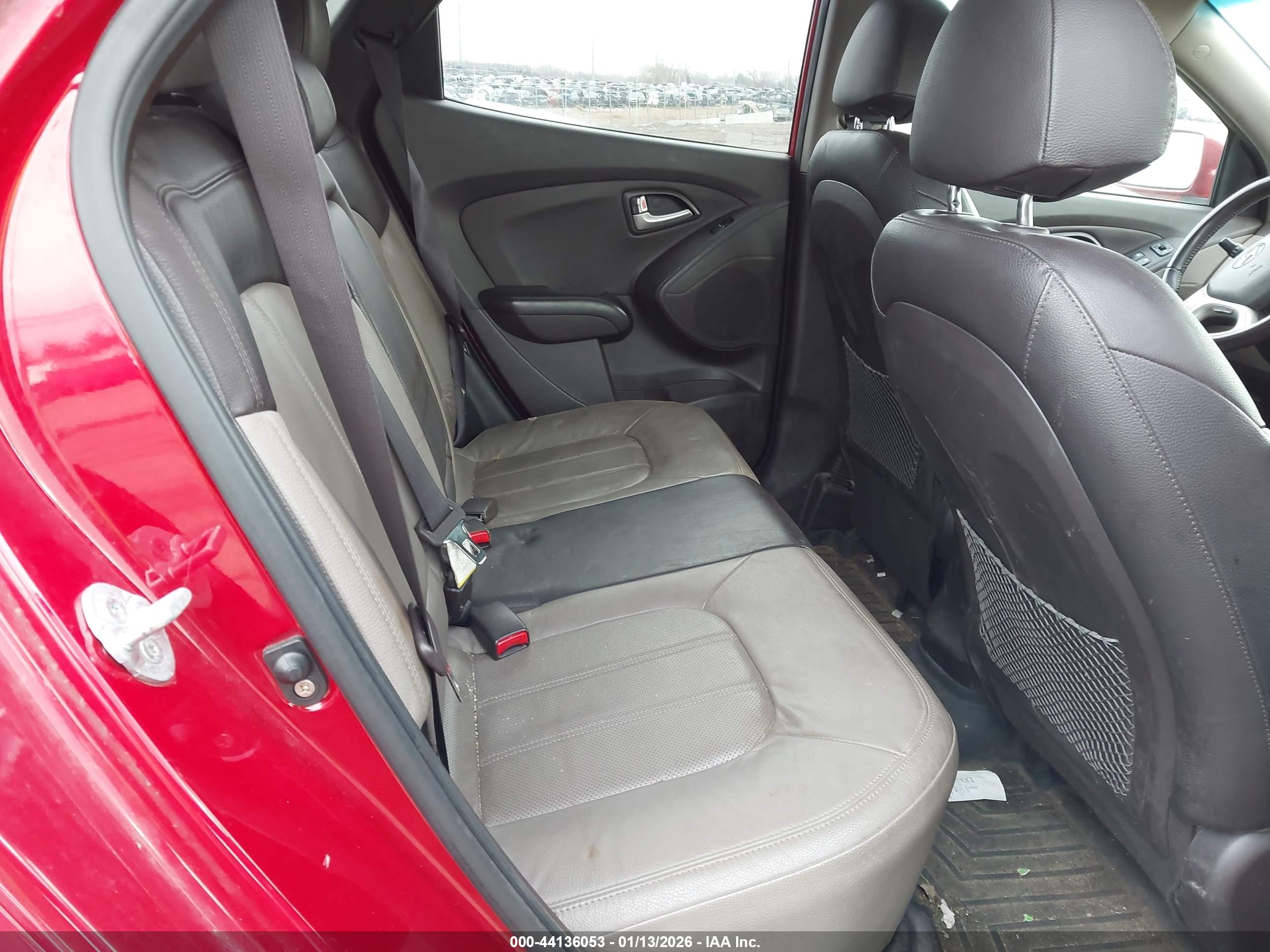 HYUNDAI TUCSON image 8