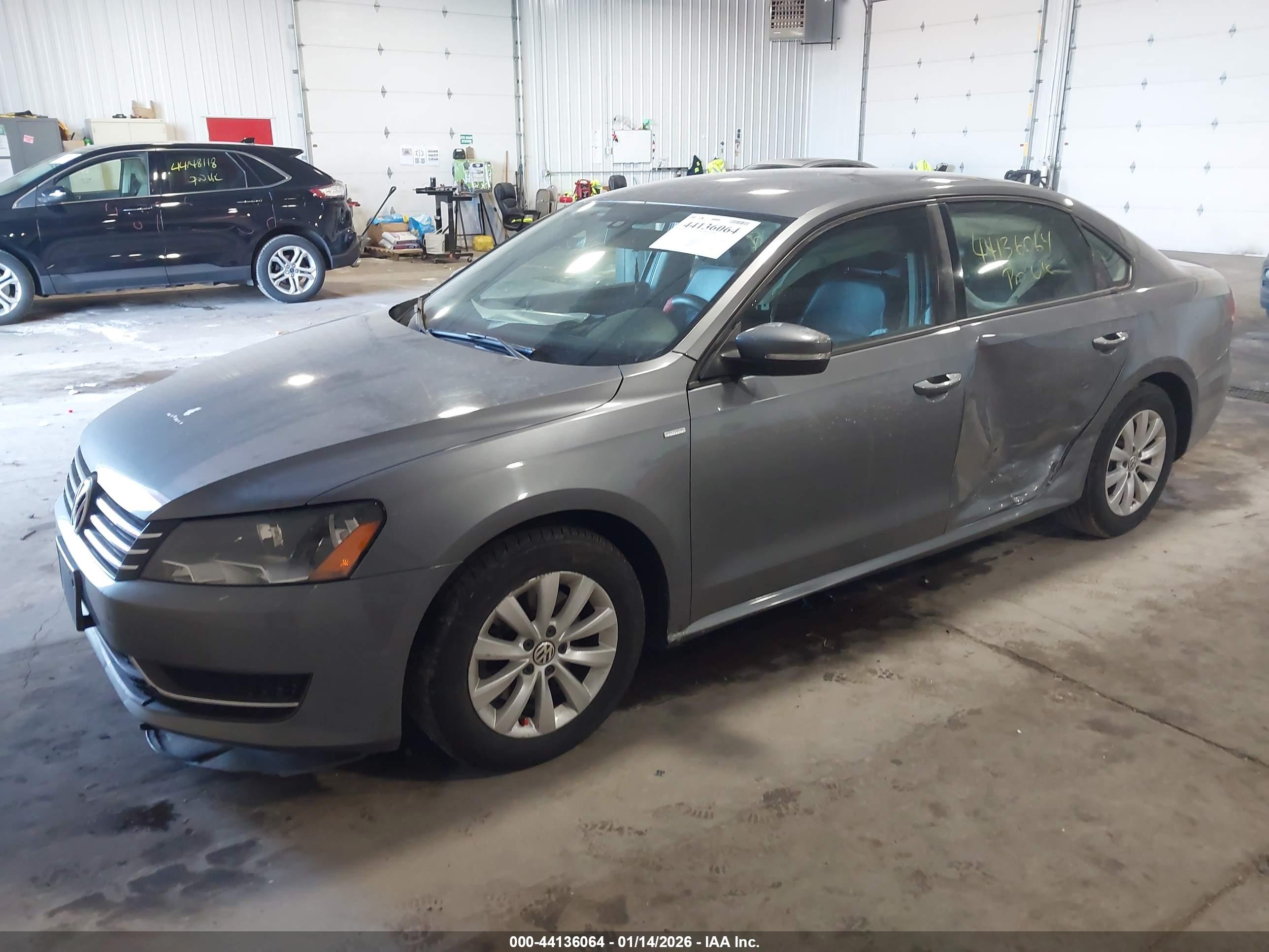VOLKSWAGEN PASSAT image 2