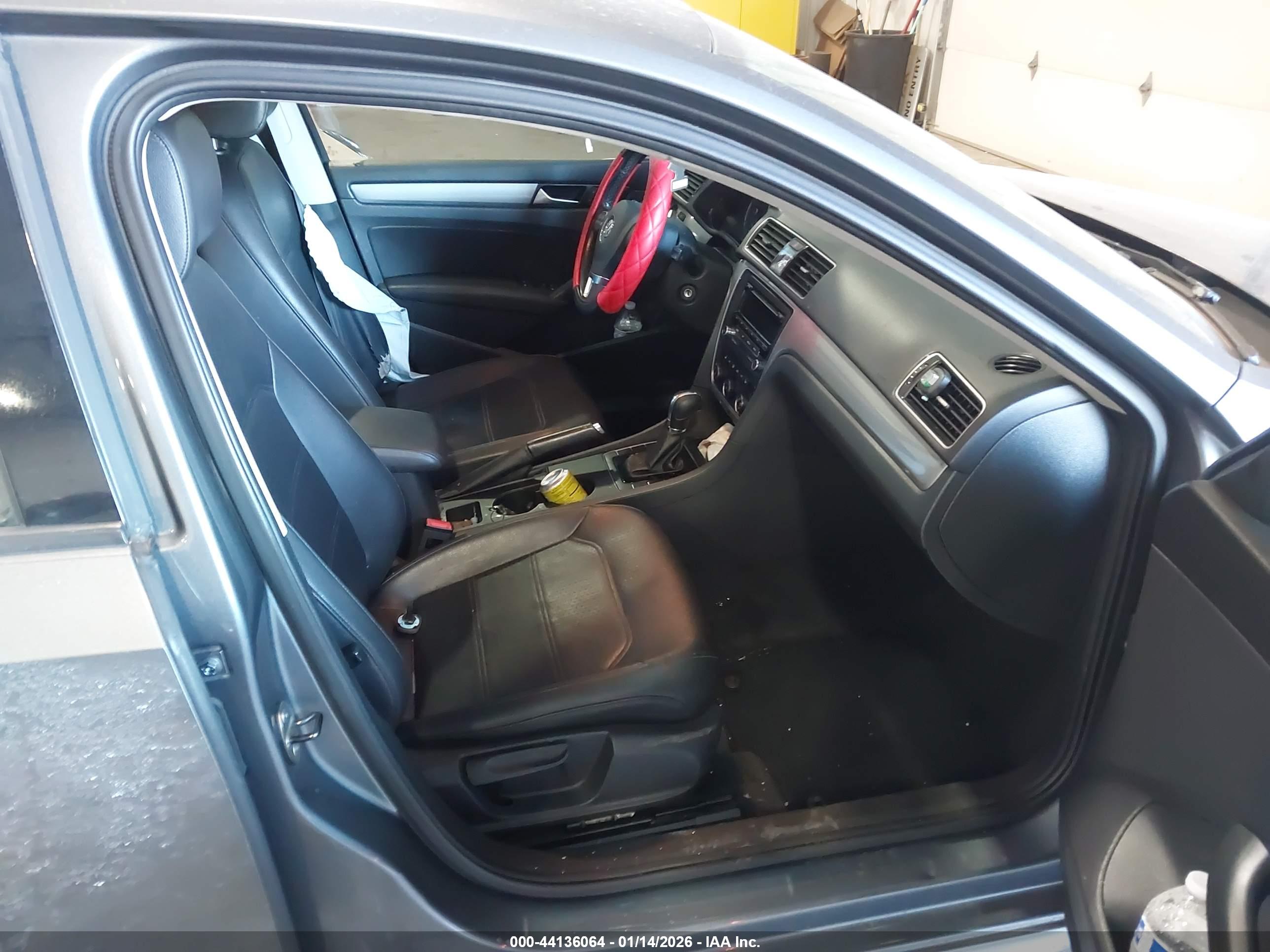 VOLKSWAGEN PASSAT image 5