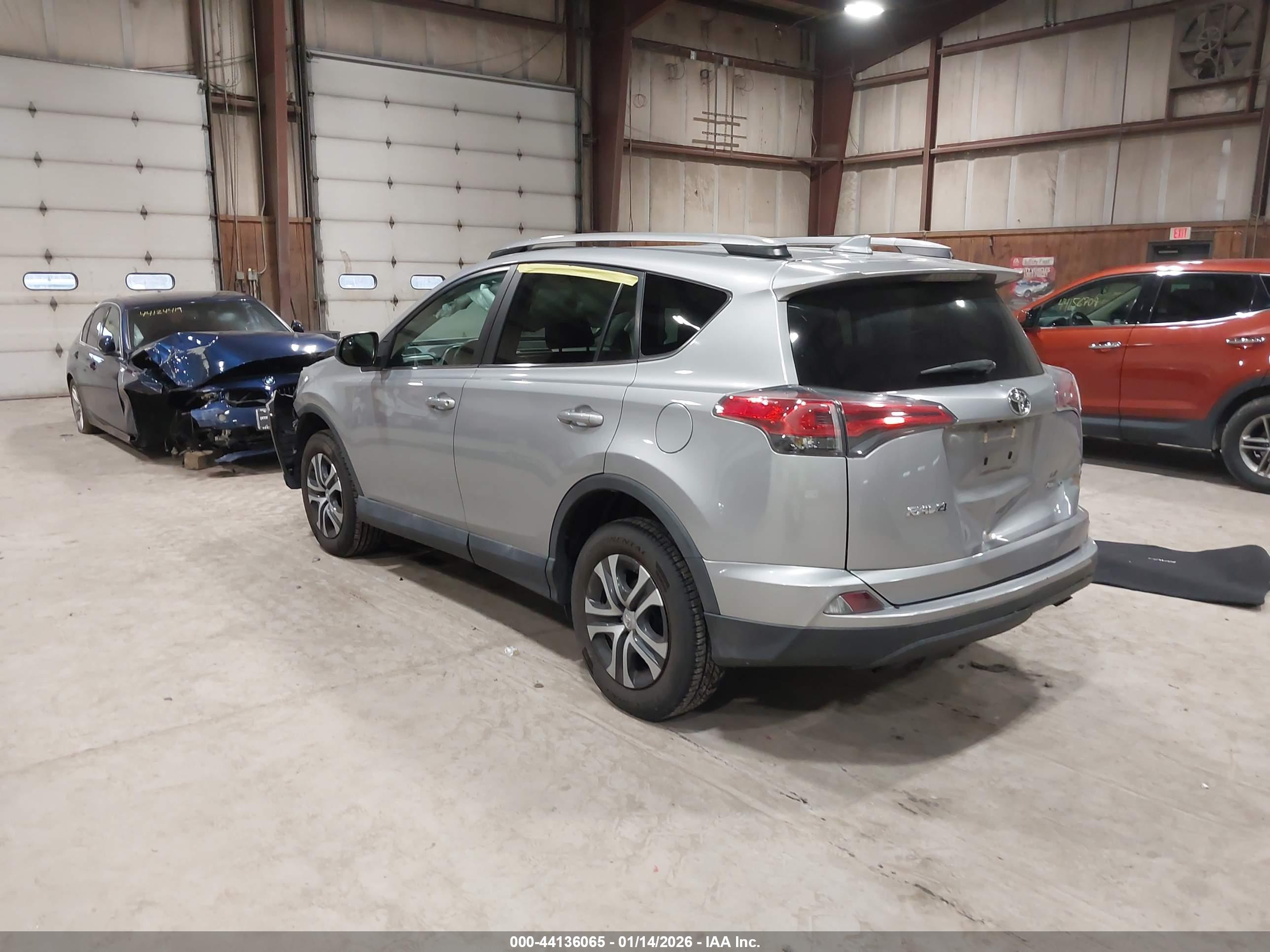 TOYOTA RAV4 image 3