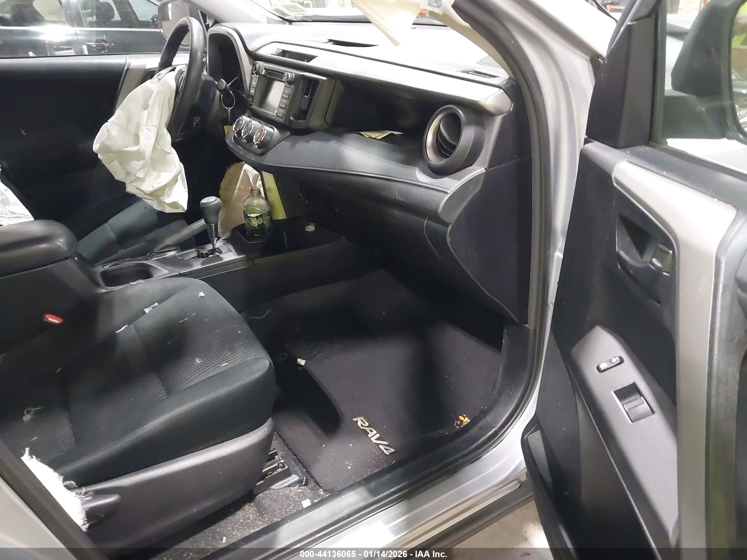 TOYOTA RAV4 image 5