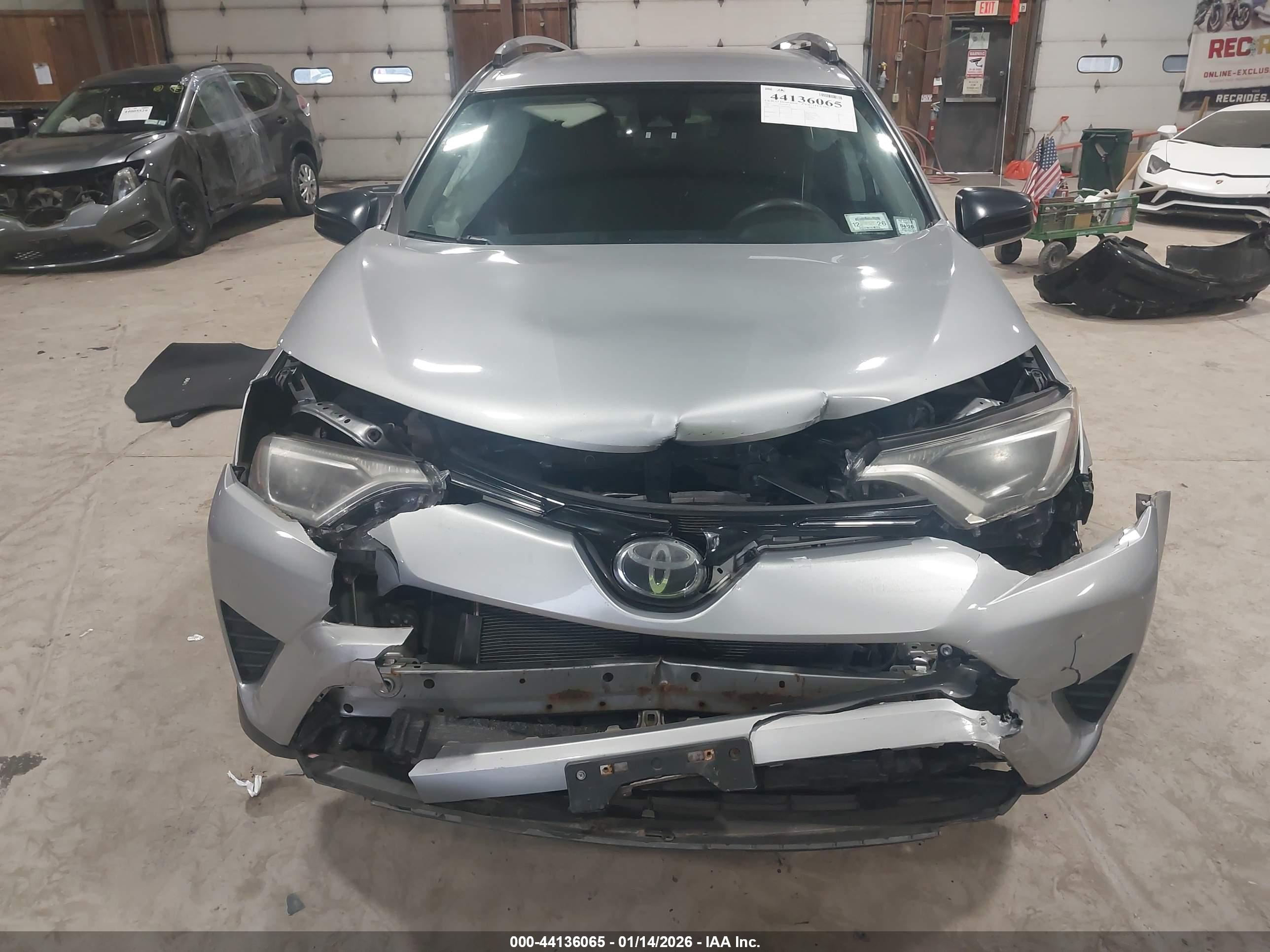 TOYOTA RAV4 image 6