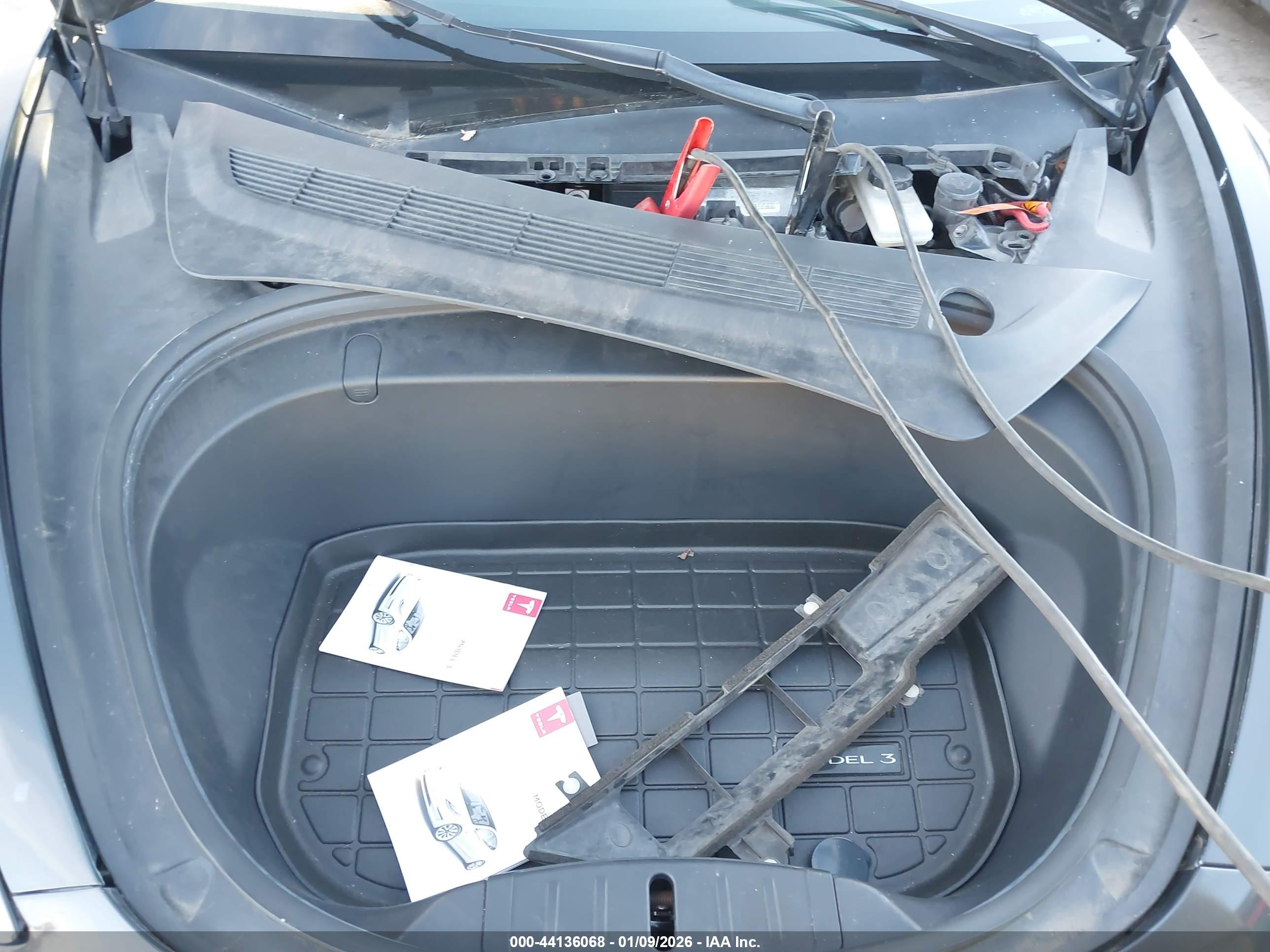 TESLA MODEL image 10