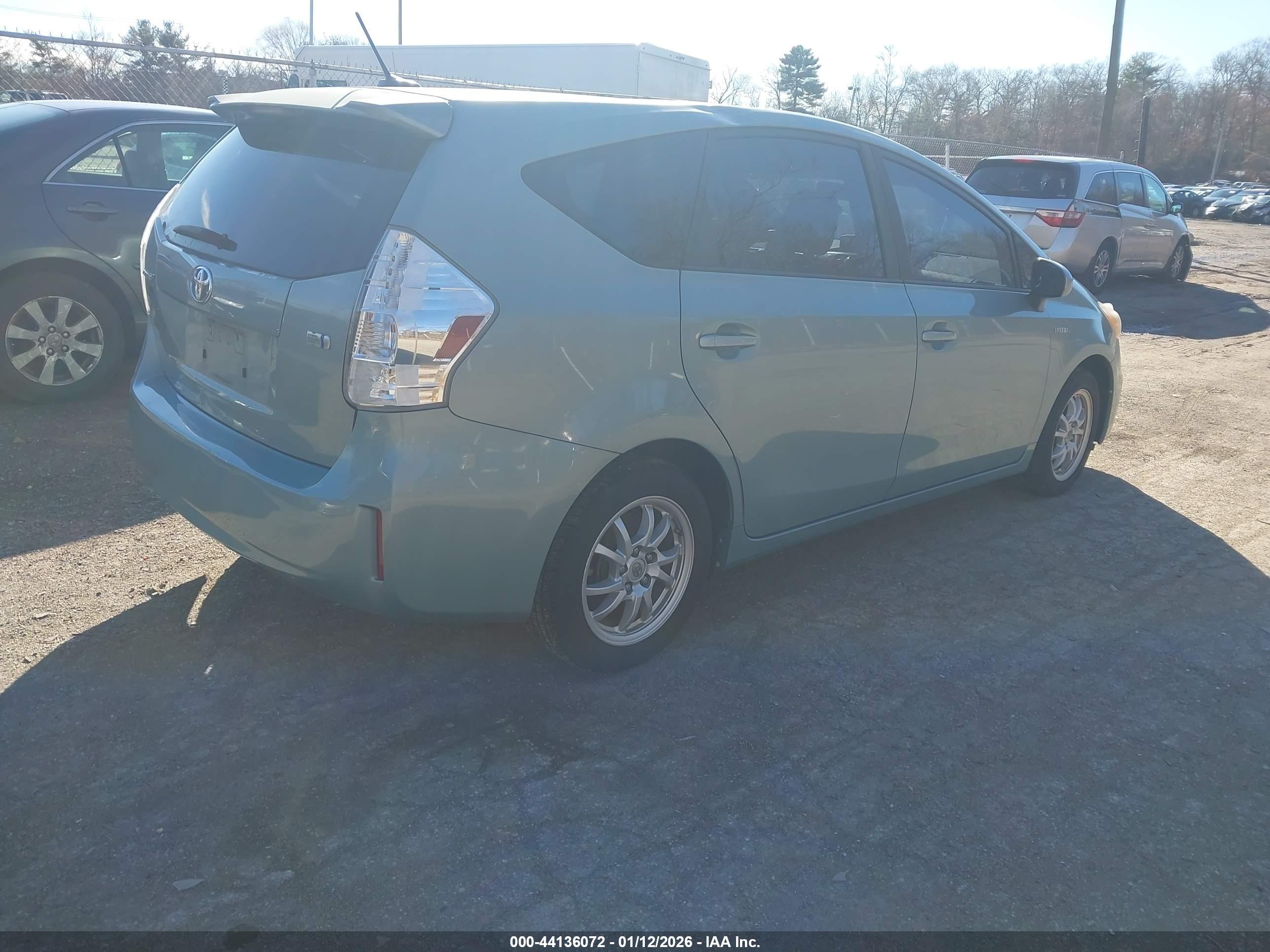 TOYOTA PRIUS image 4