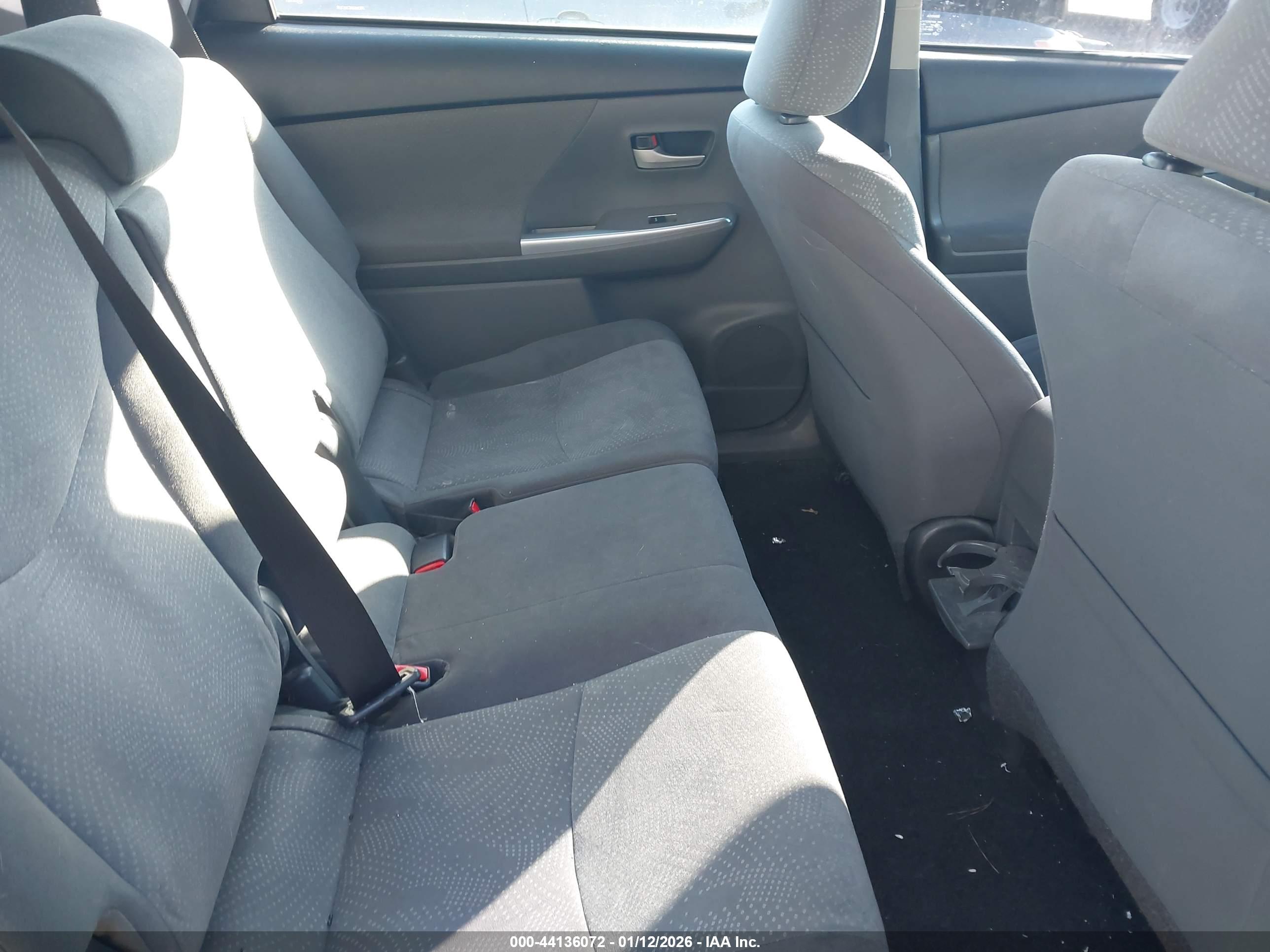 TOYOTA PRIUS image 8