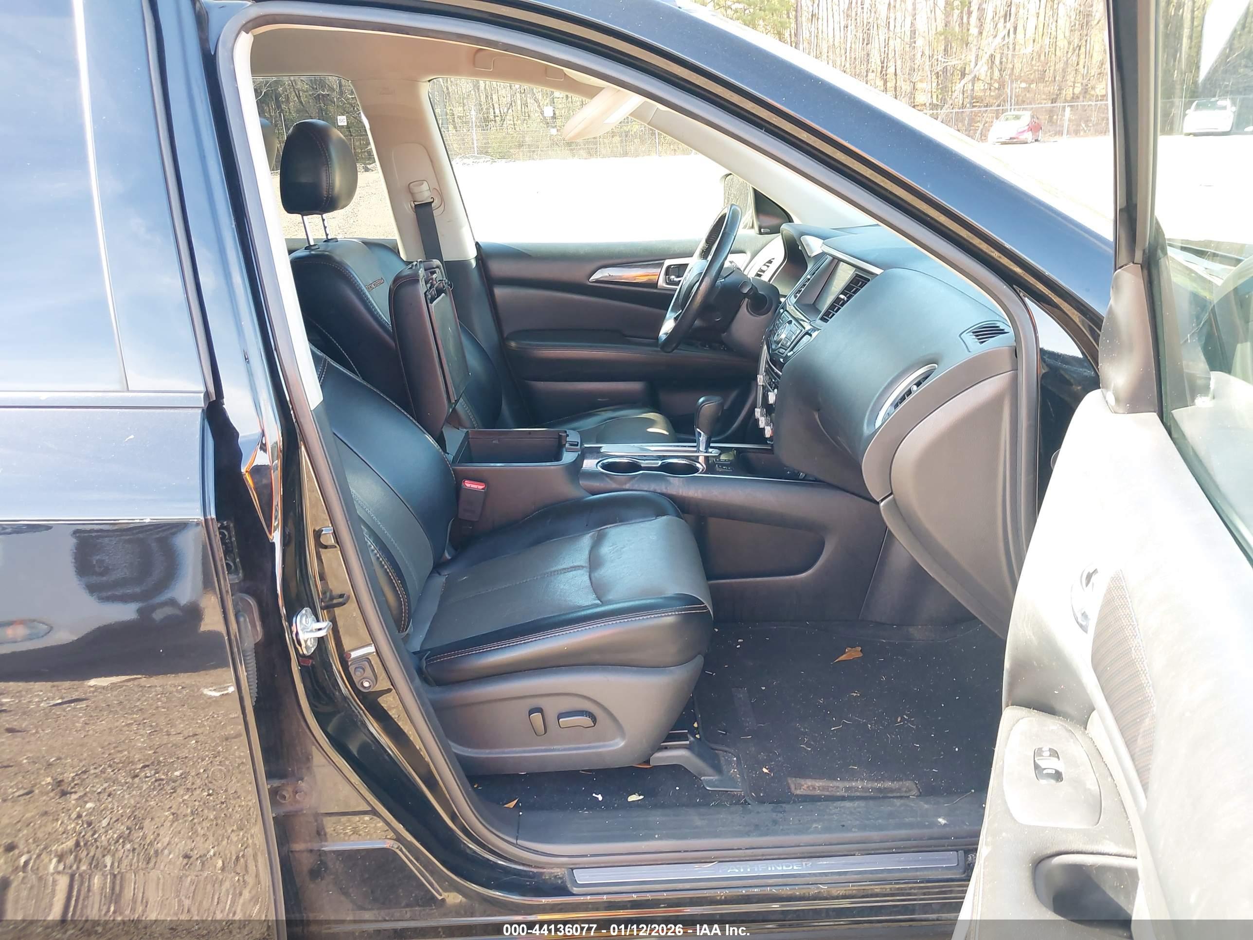 NISSAN PATHFINDER image 5