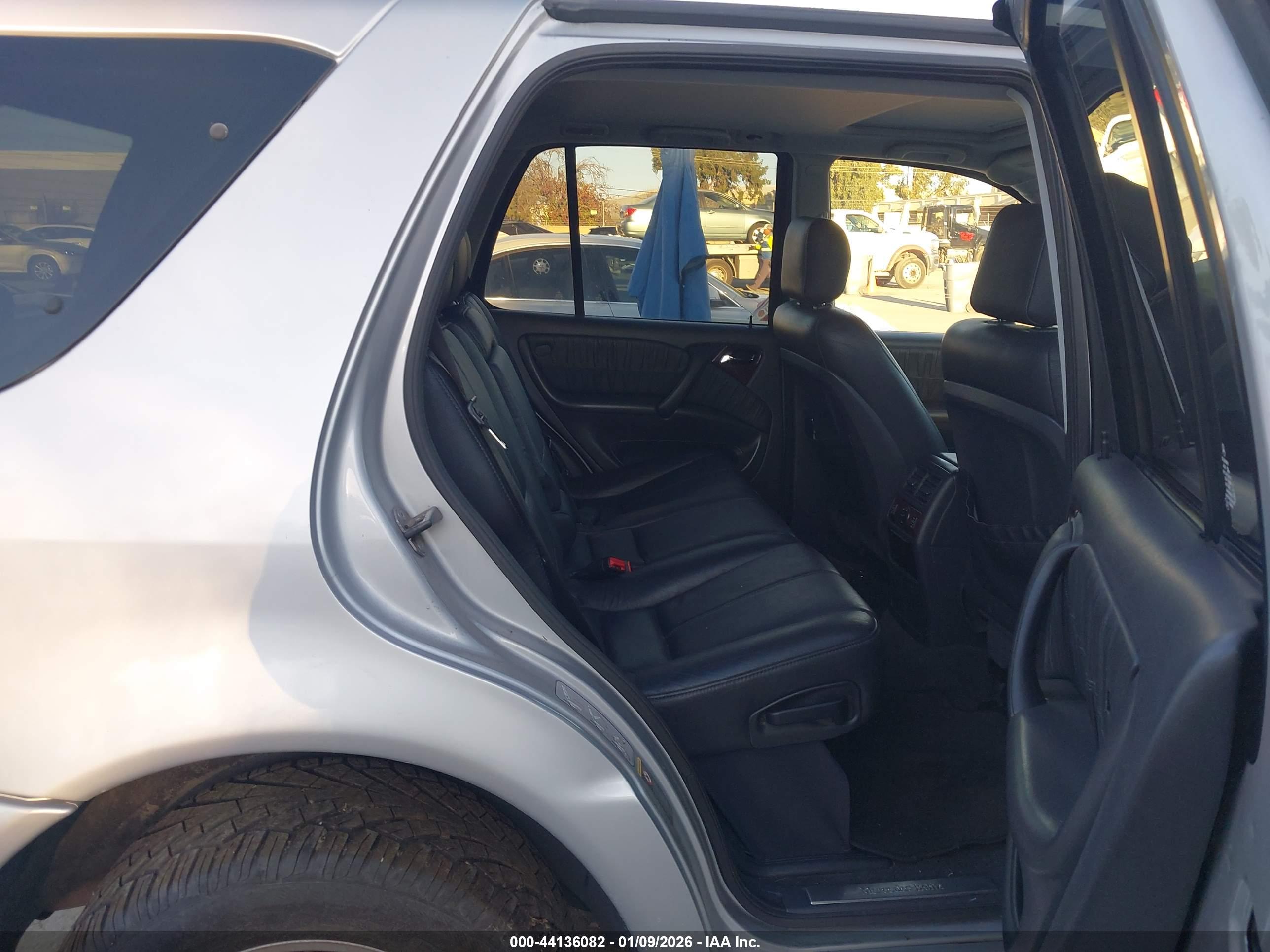 MERCEDES-BENZ ML image 8