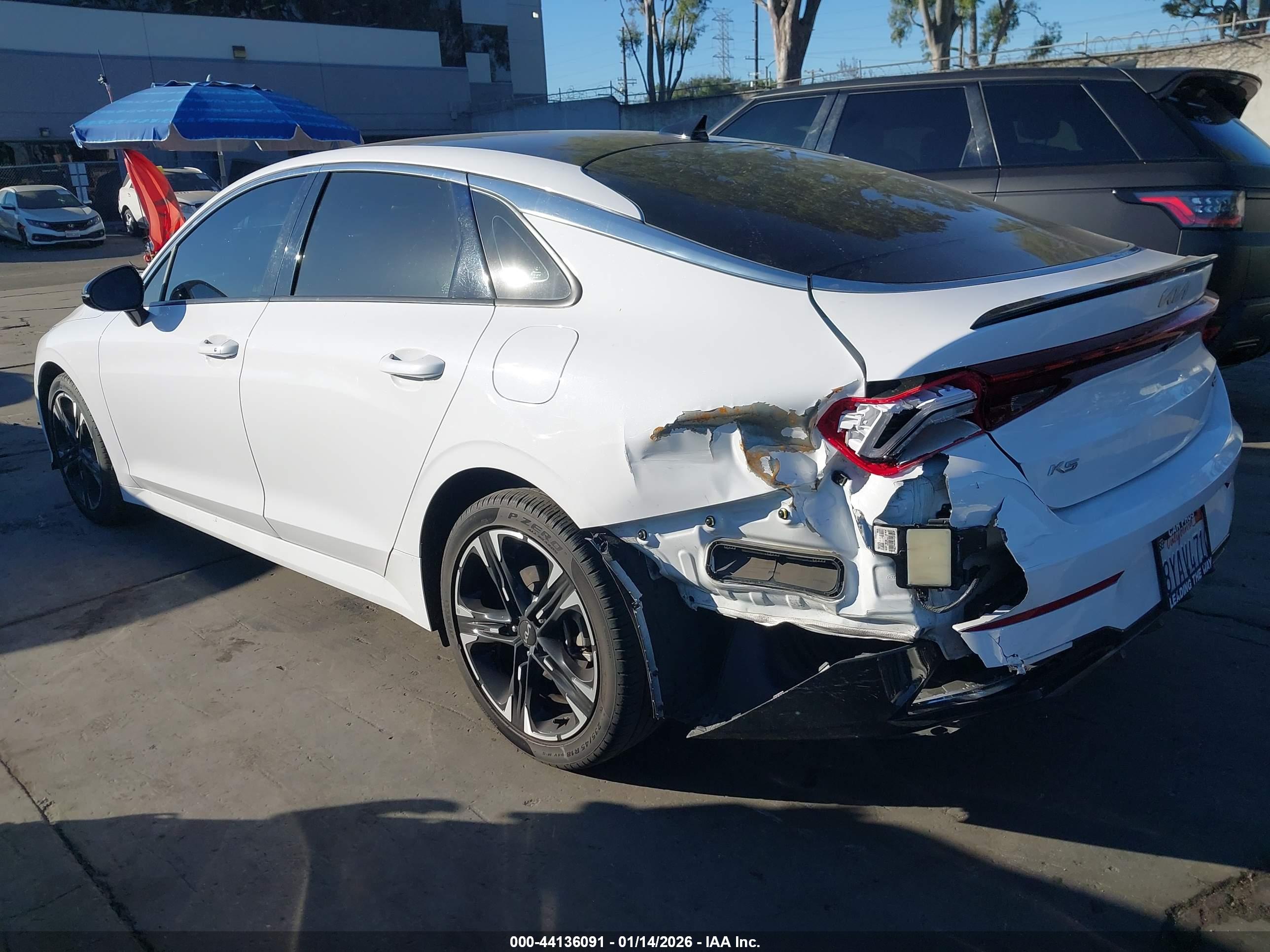 KIA K5 image 3