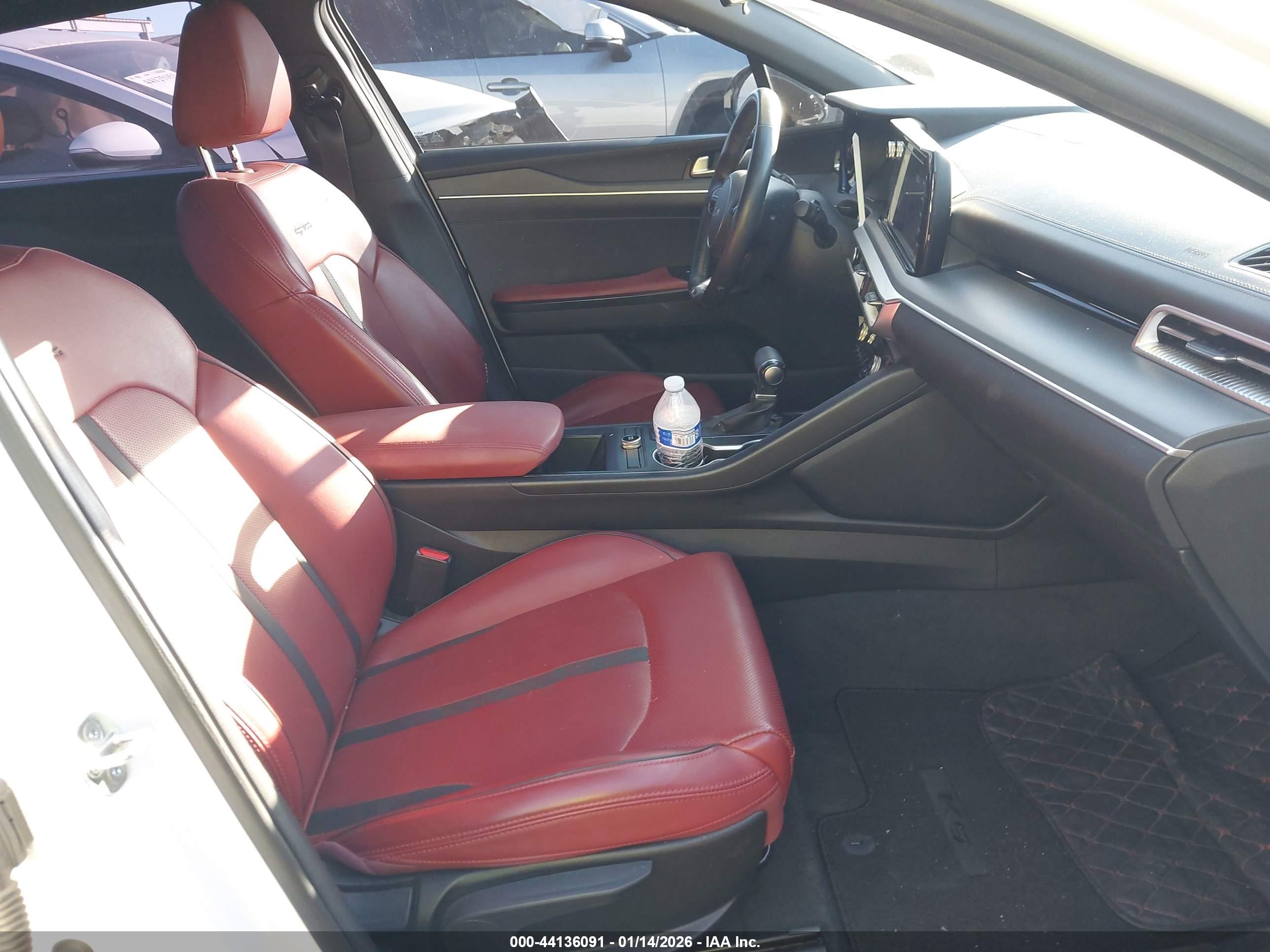 KIA K5 image 5