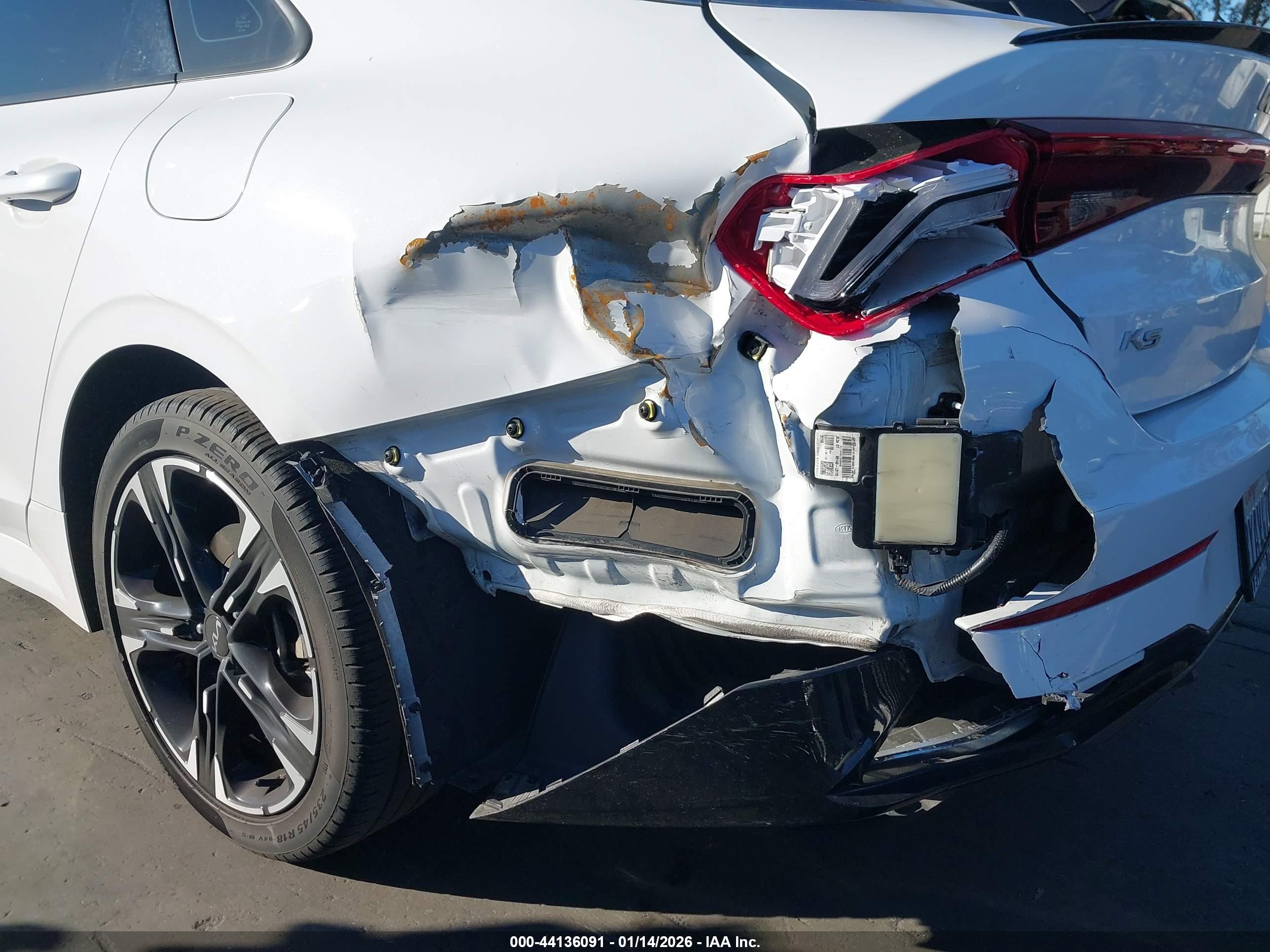 KIA K5 image 6