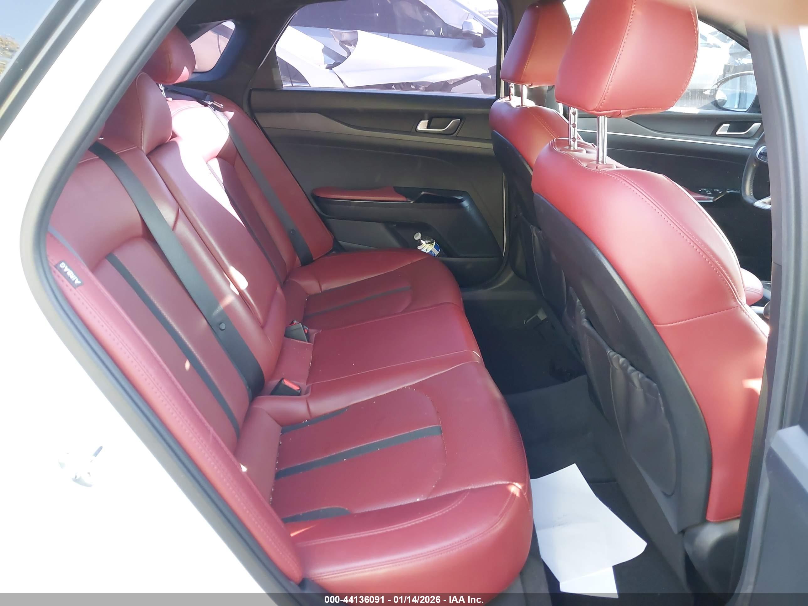 KIA K5 image 8
