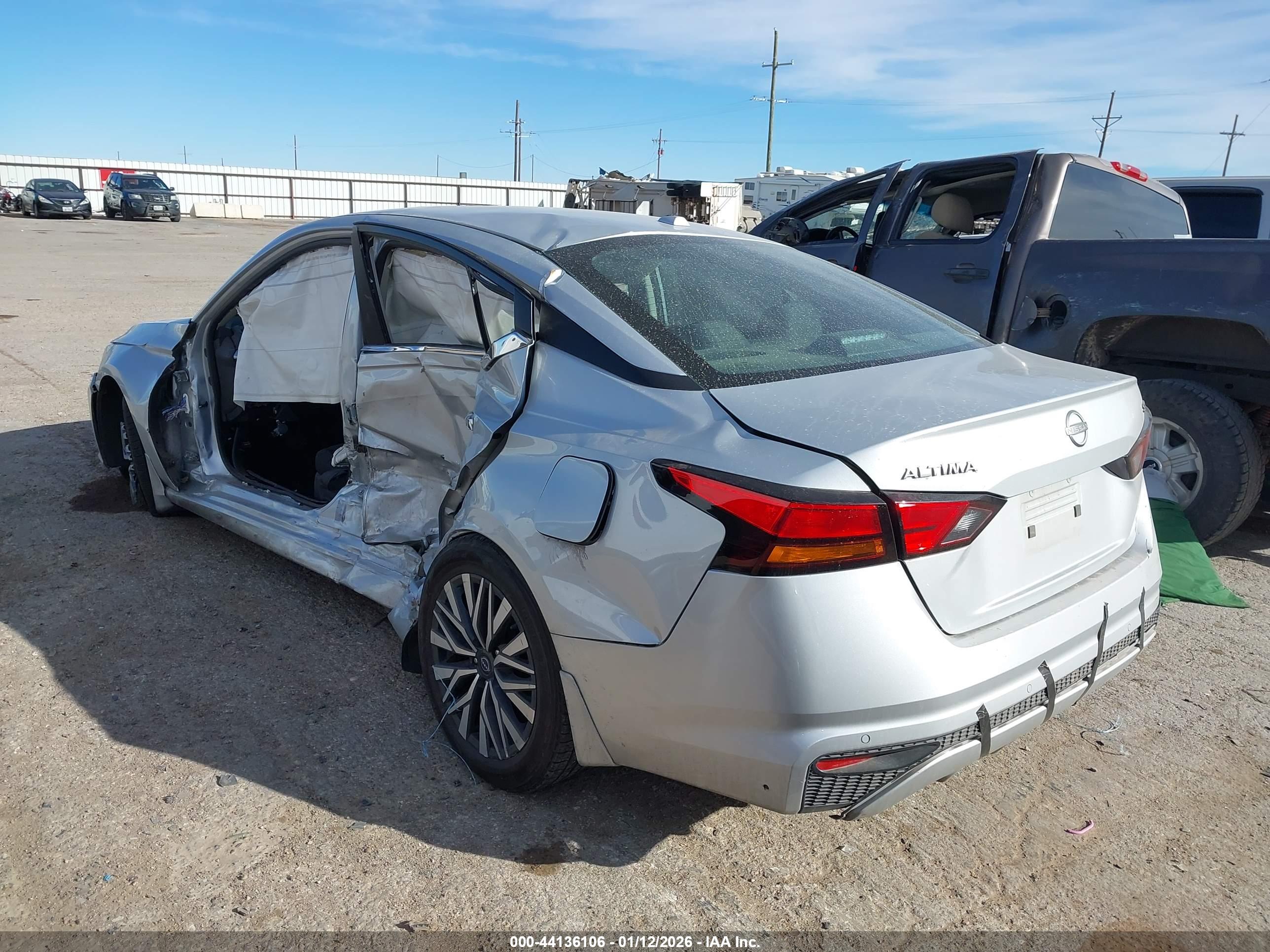 NISSAN ALTIMA image 3